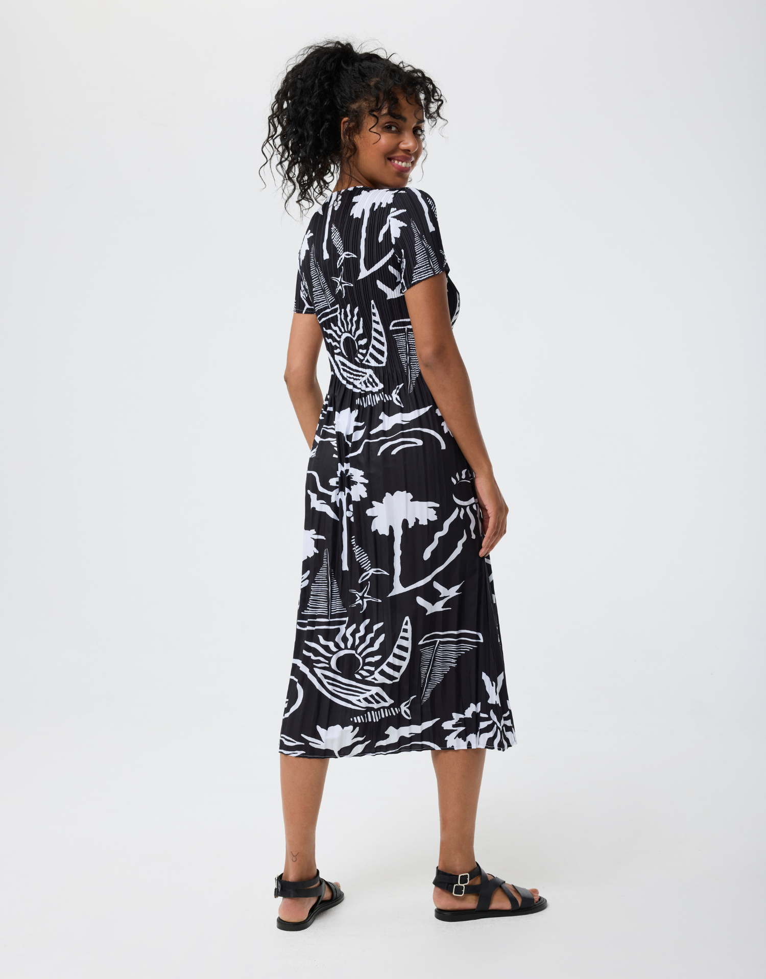 Robe midi plissée noir et blanche
