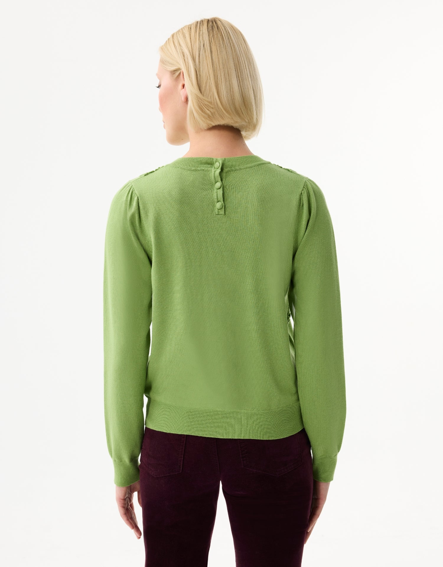 Pull ajouré avec découpes vert
