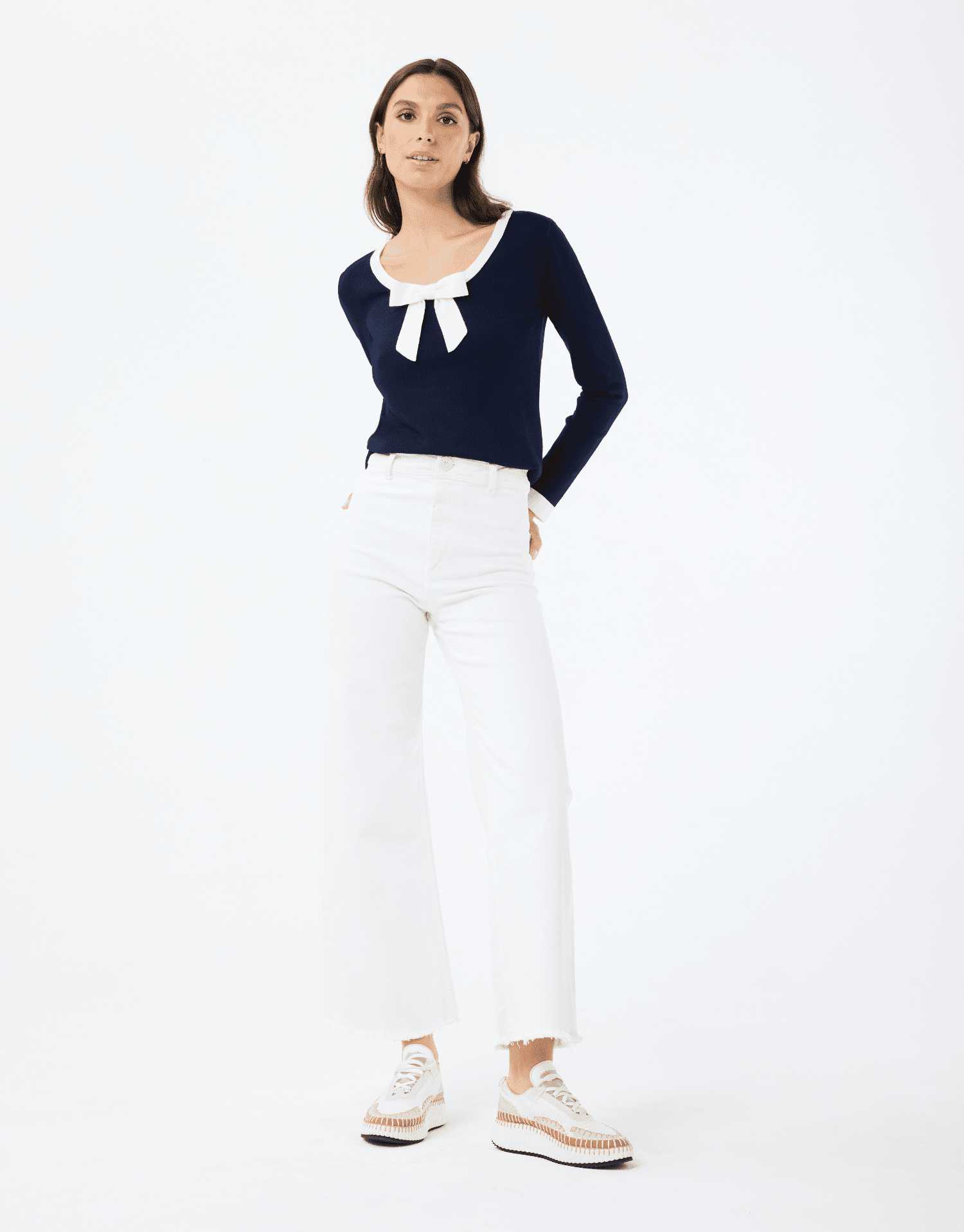 Pull avec nœud papillon