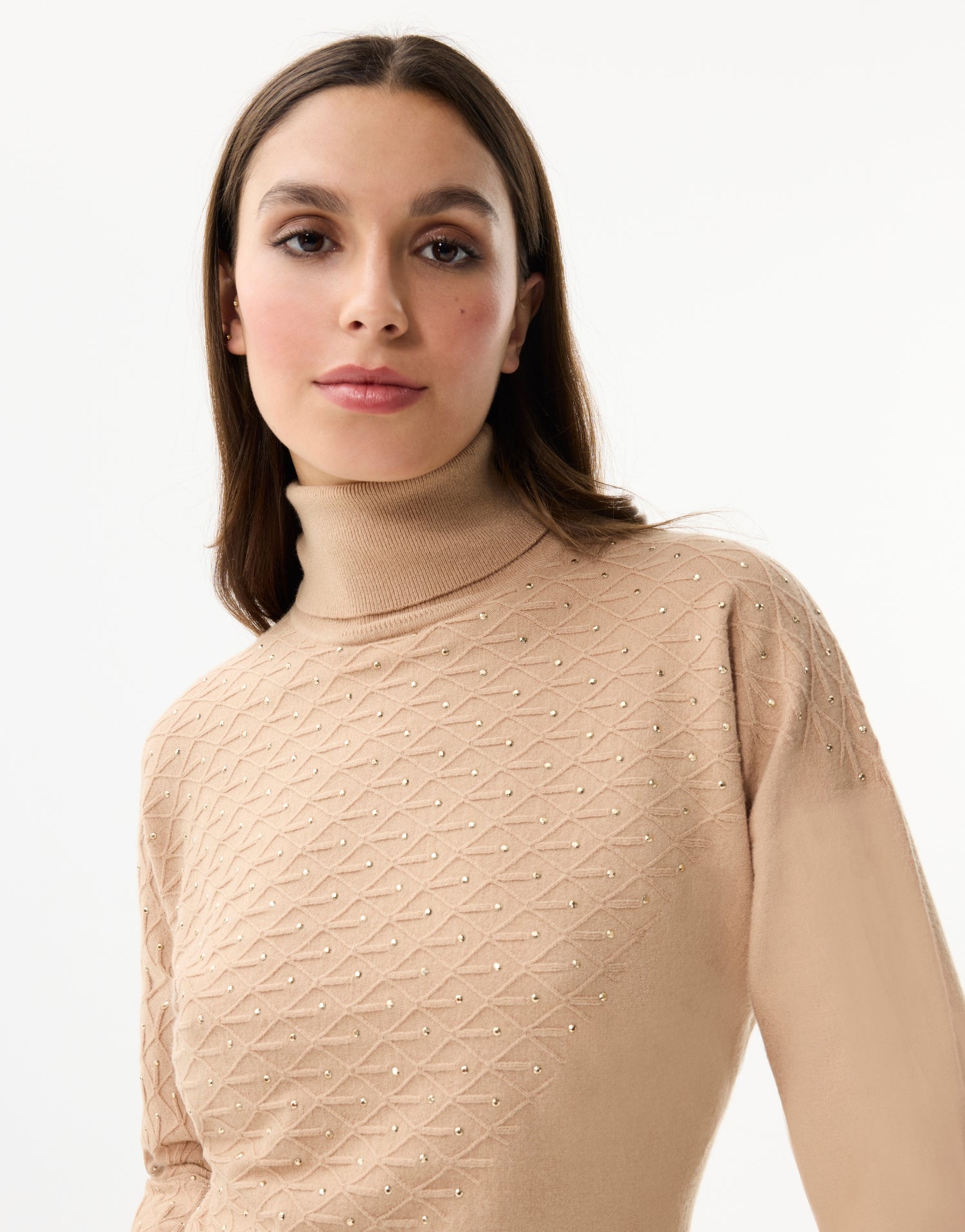 Pull col roulé en maille beige