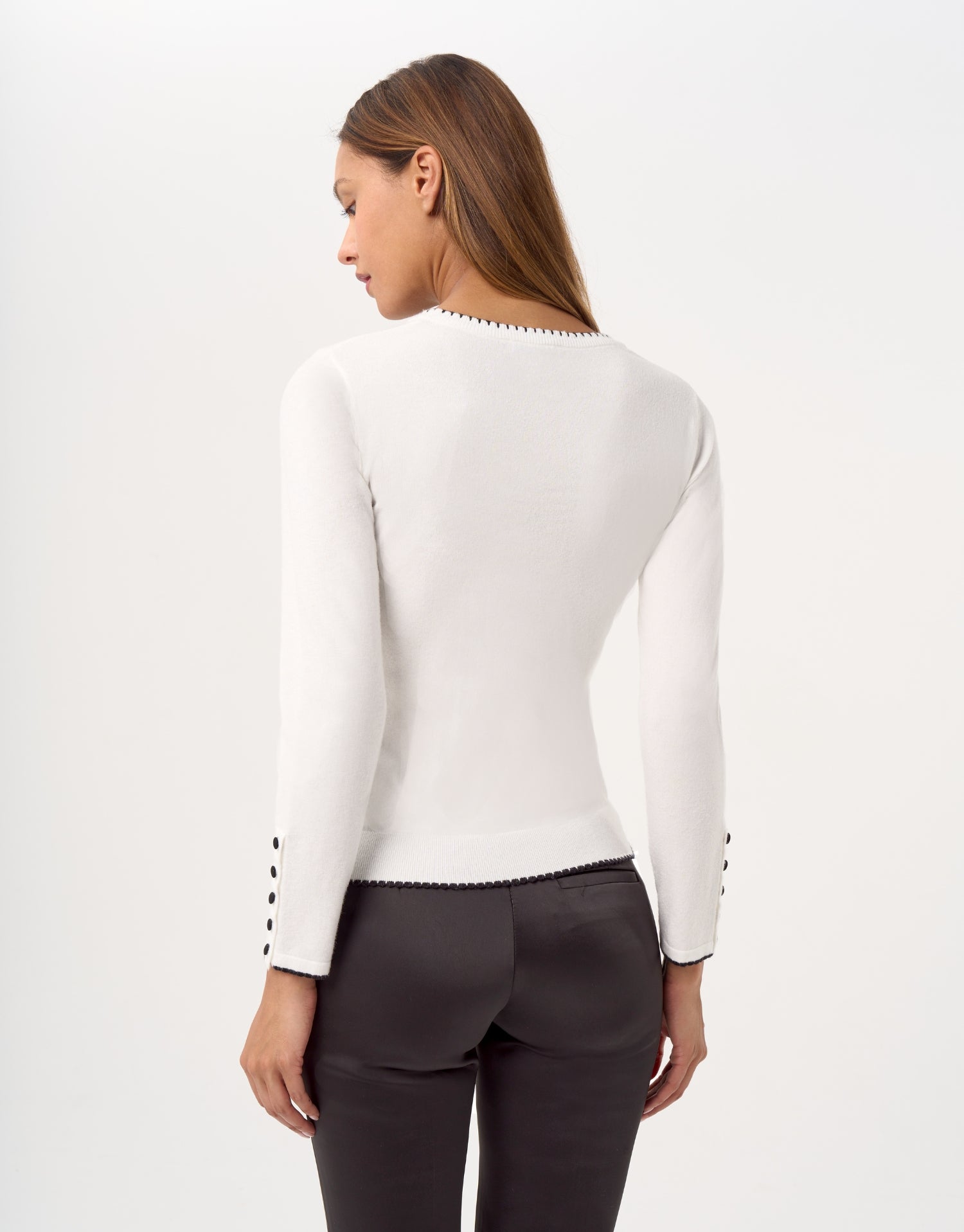 Pull nœud contrasté blanc