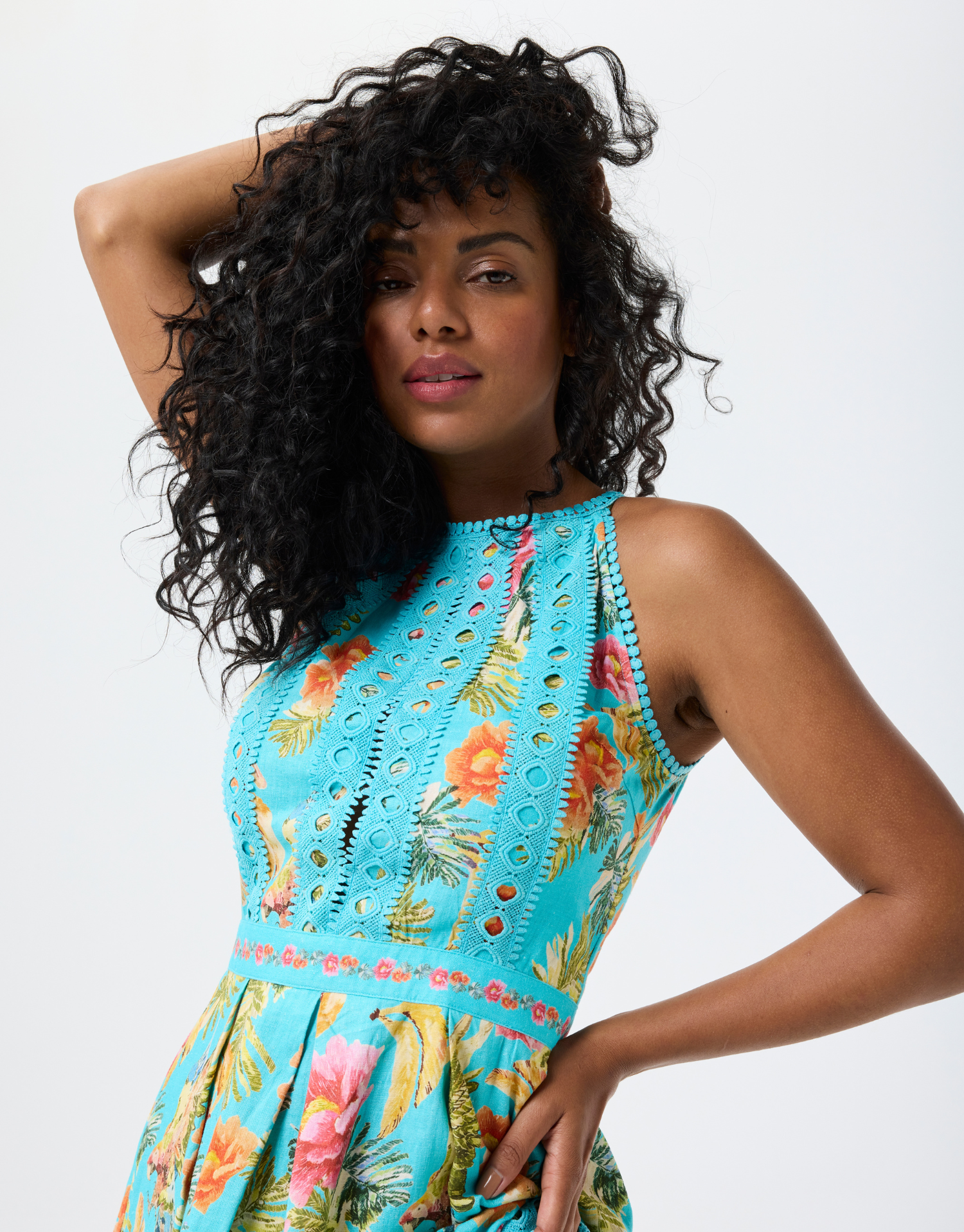 Robe Katelina longue brodée à volants