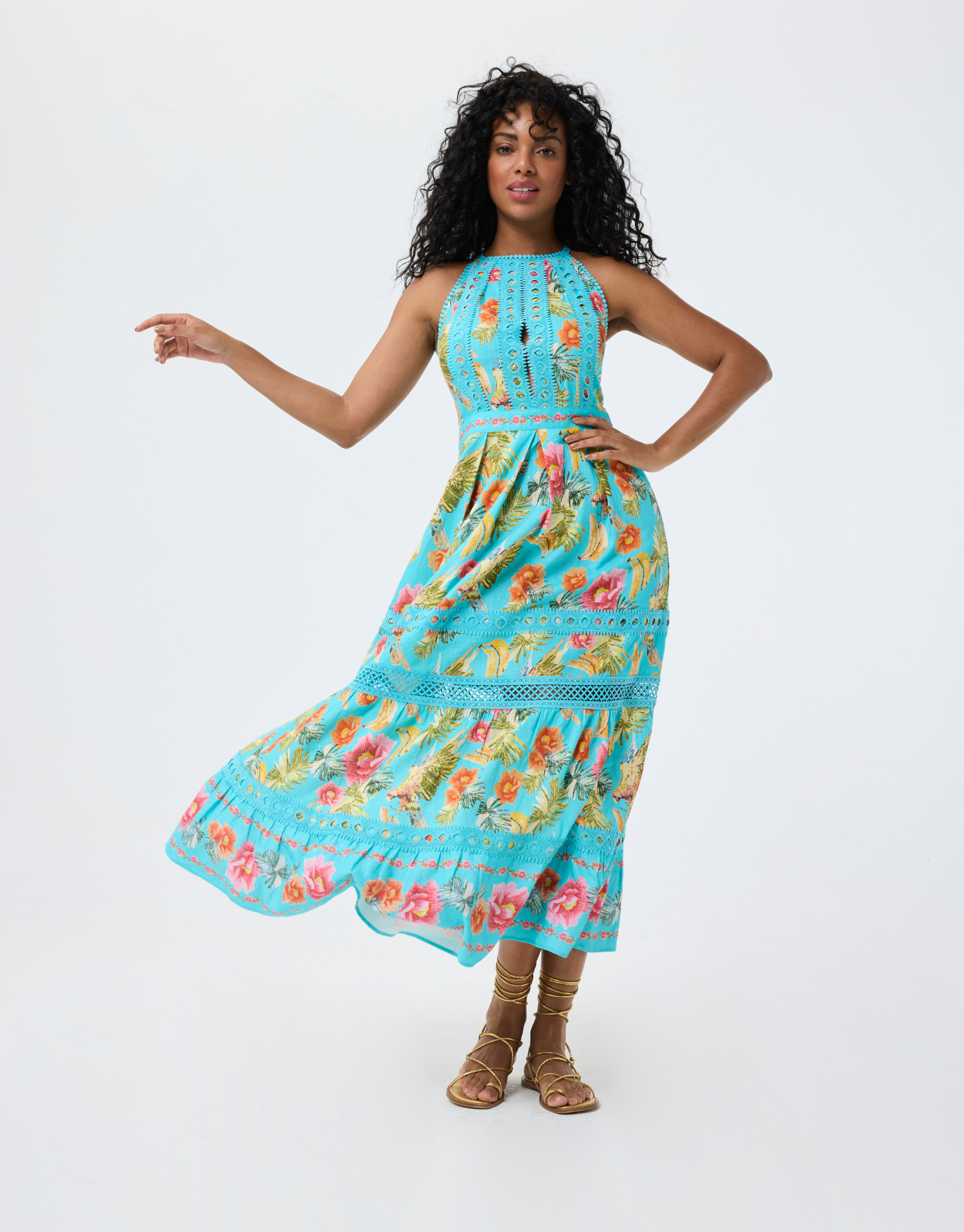 Robe Katelina longue brodée à volants