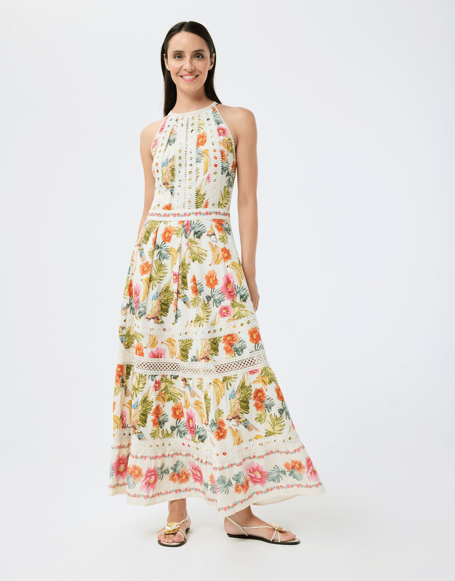 Robe longue brodée à volants