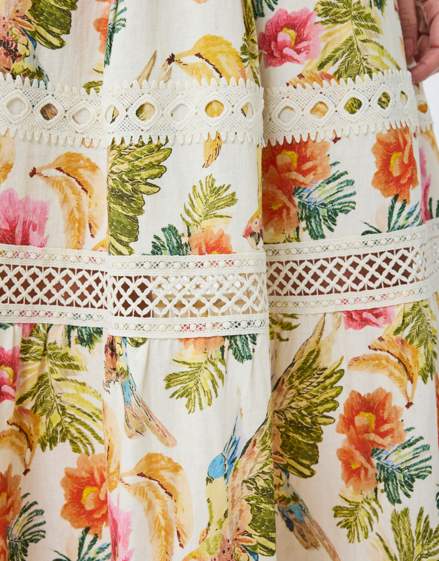 Robe Katelina longue brodée à volants