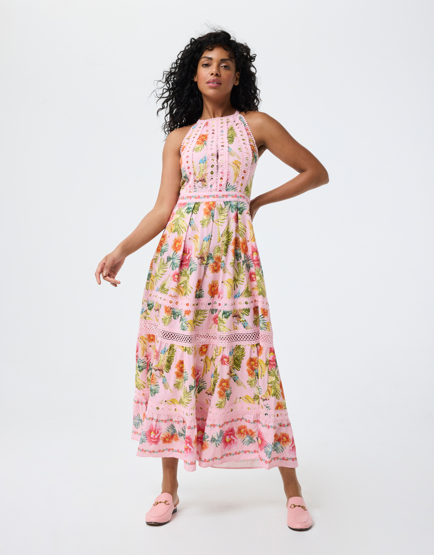 Robe Katelina longue brodée à volants