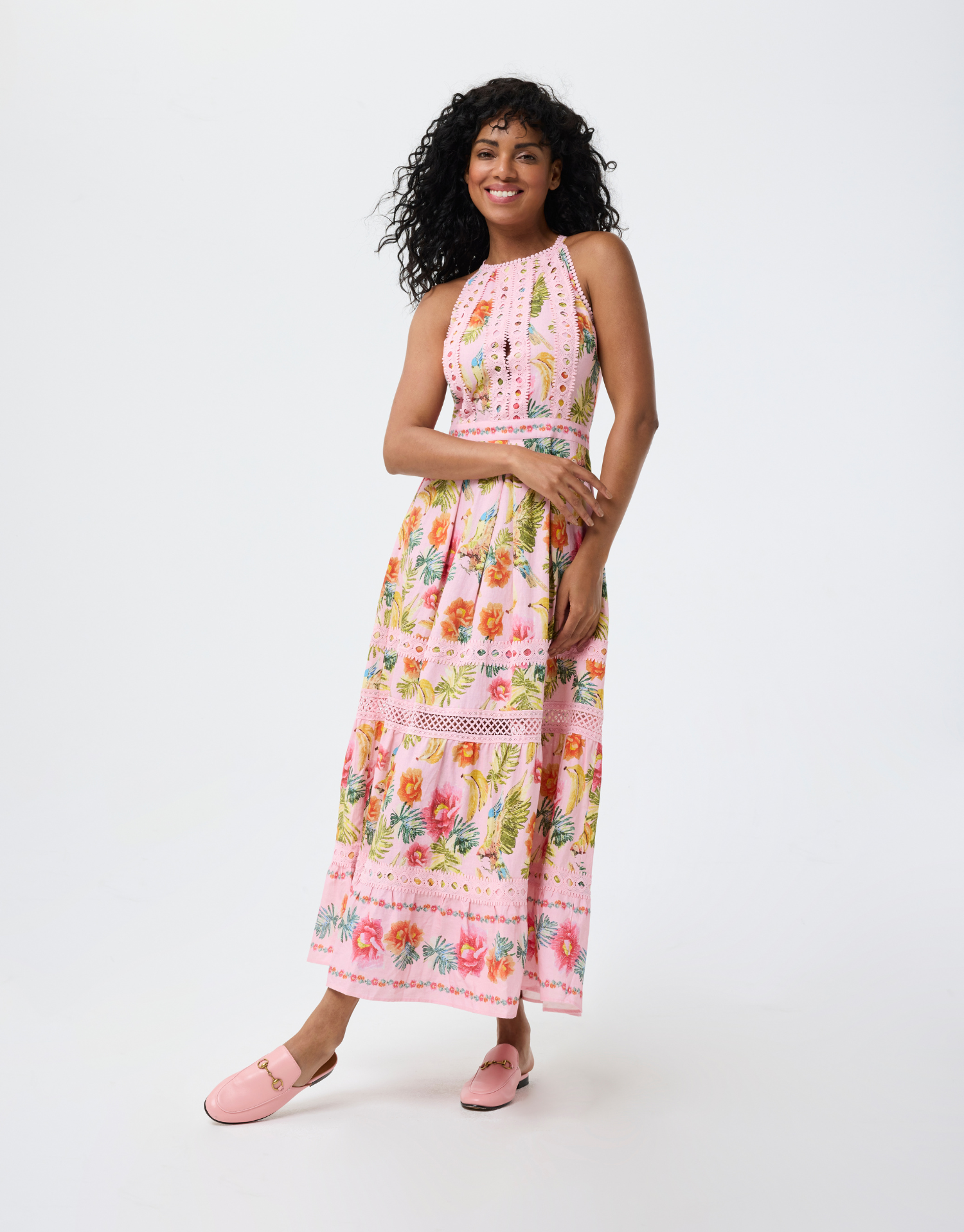 Robe Katelina longue brodée à volants