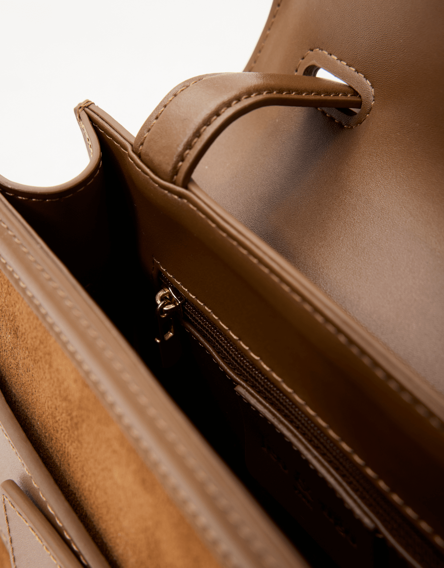 sac leo mini en cuir suede marron chocolat - elegant et tendance