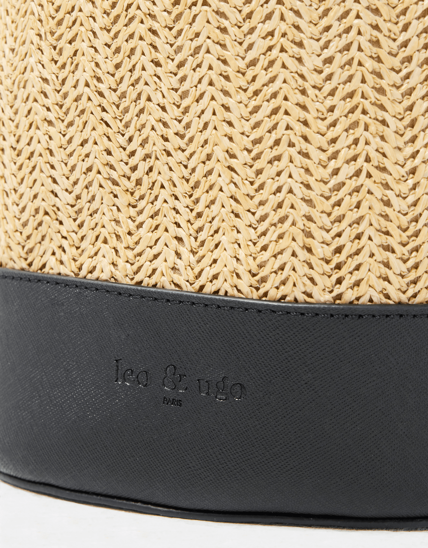 Sac en cuir et jonc de mer tressé