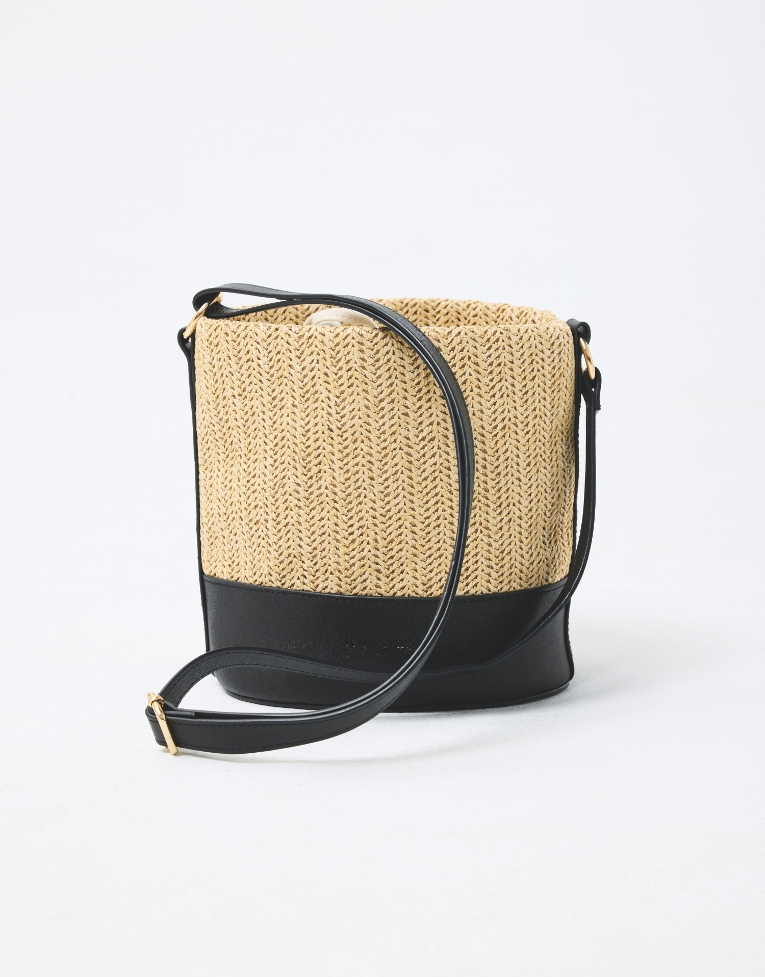 Sac Pauline en leer en gevlochten zeegras armband