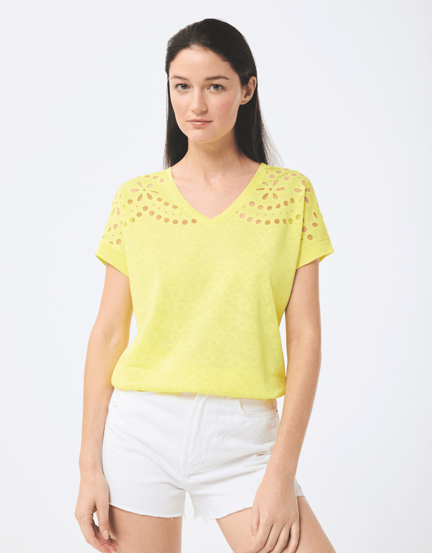 T-shirt avec broderies fleuries