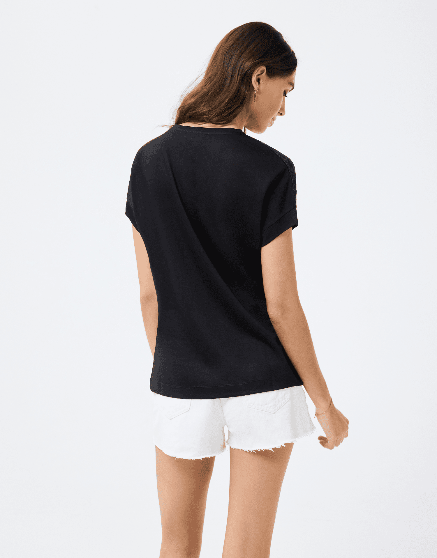 T-shirt avec broderies fleuries