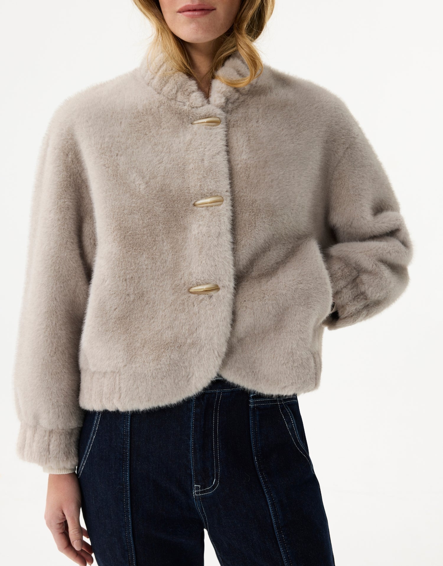 Veste courte en fausse fourrure grise