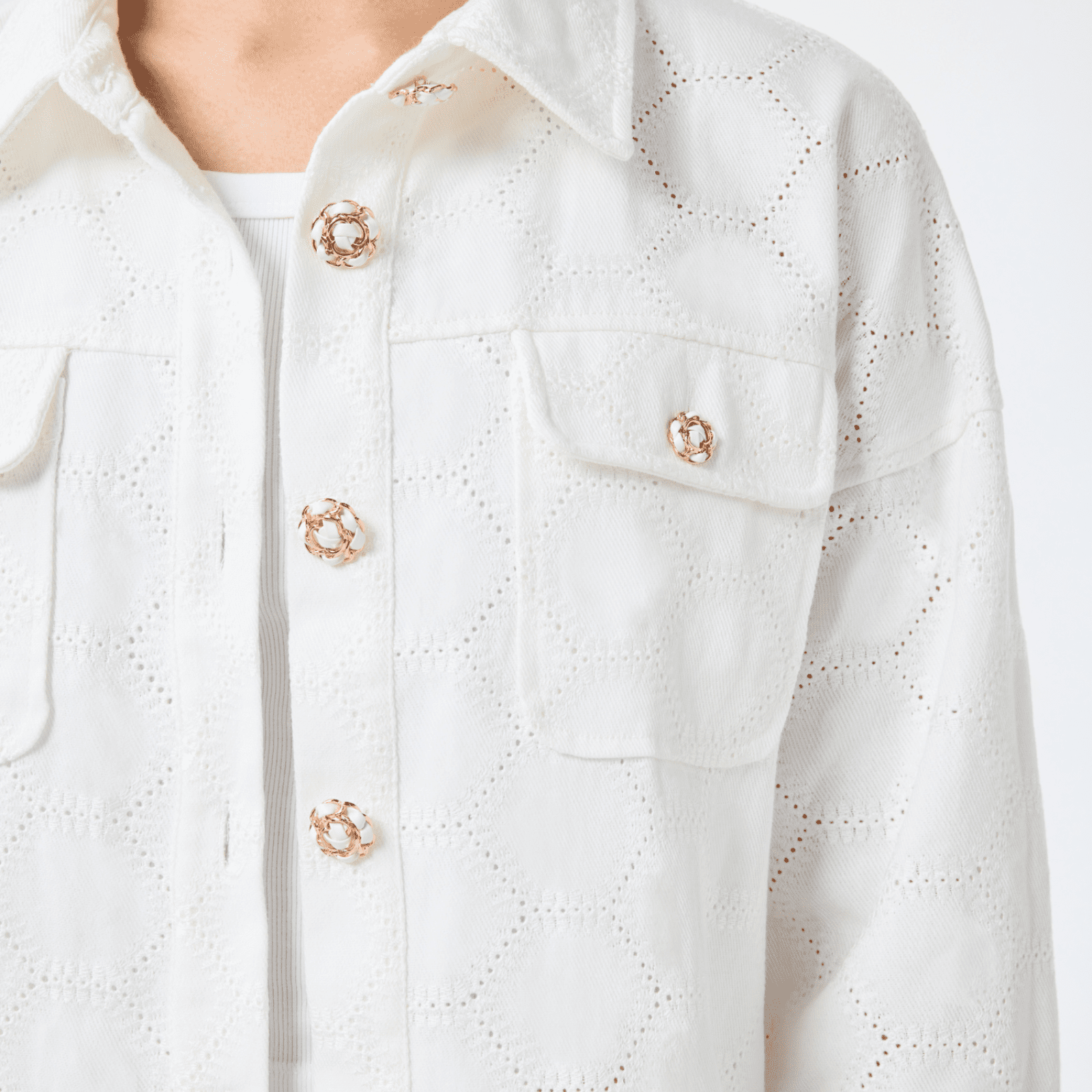 chemise pour femme avec boutons faits à la main