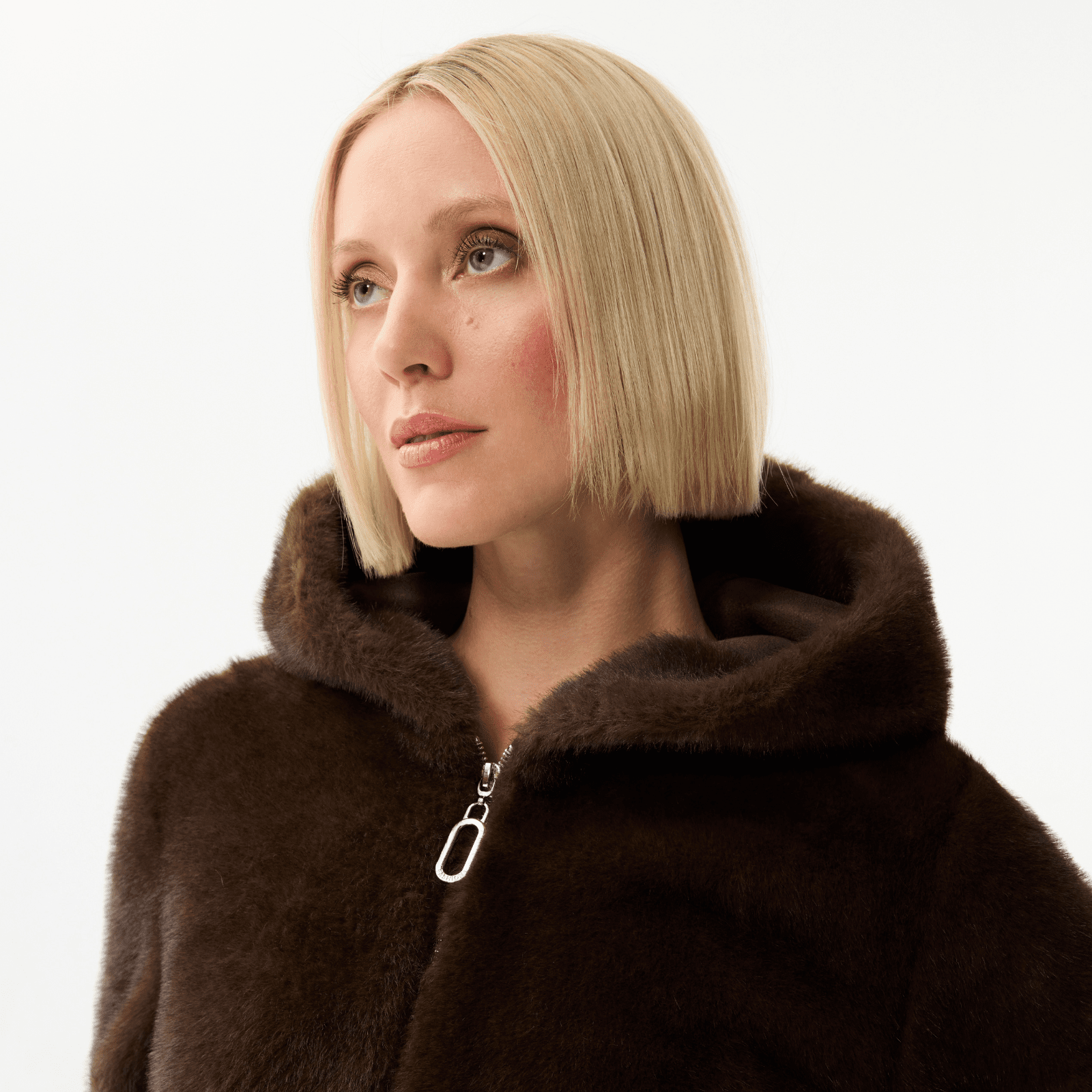 50 ans et sublime : idées de looks modernes pour femmes rondes