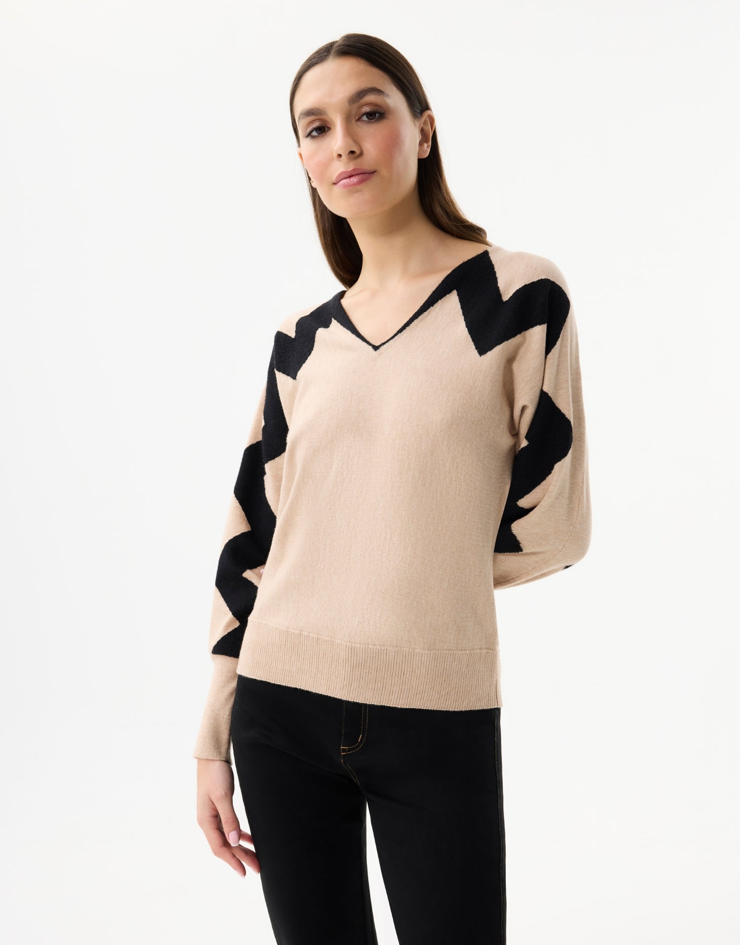 Women's V-neck top with contrasting sleeves