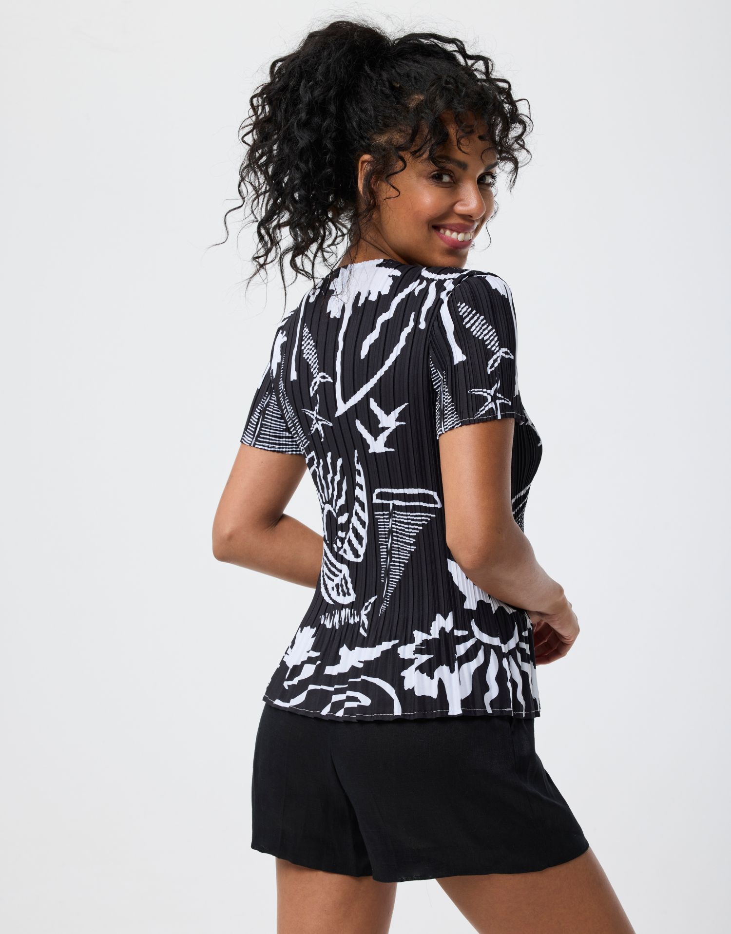 Pleated short t-shirt