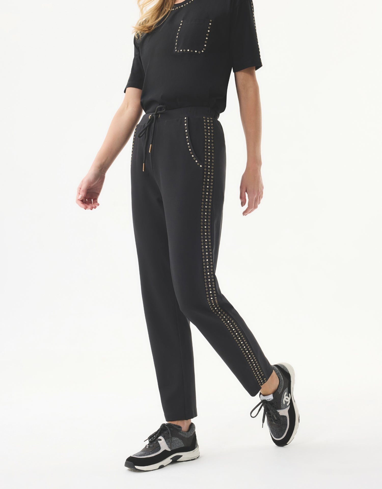Zwarte broek met oogjes