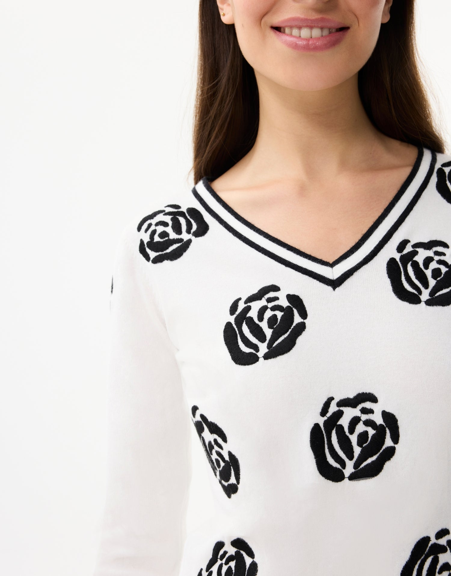 Pull motif fleurs