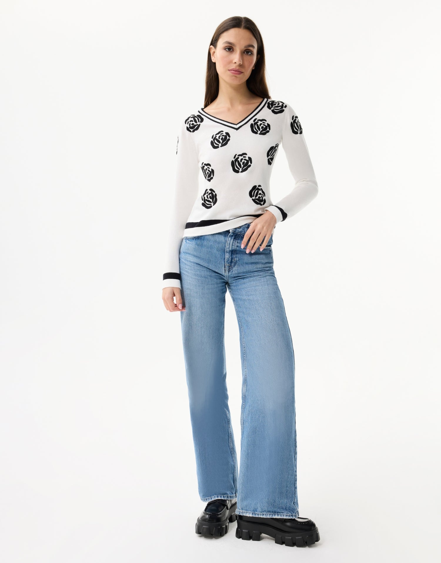 Pull motif fleurs