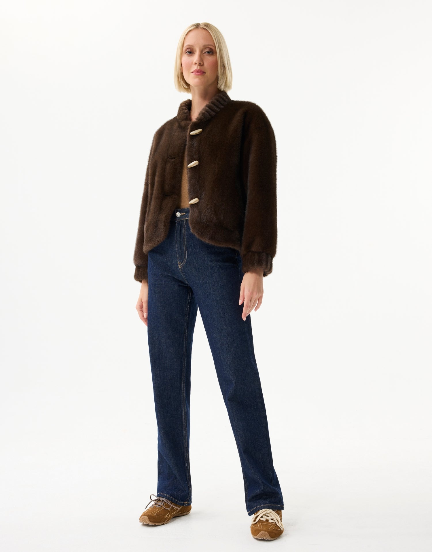Veste courte en fausse fourrure marron