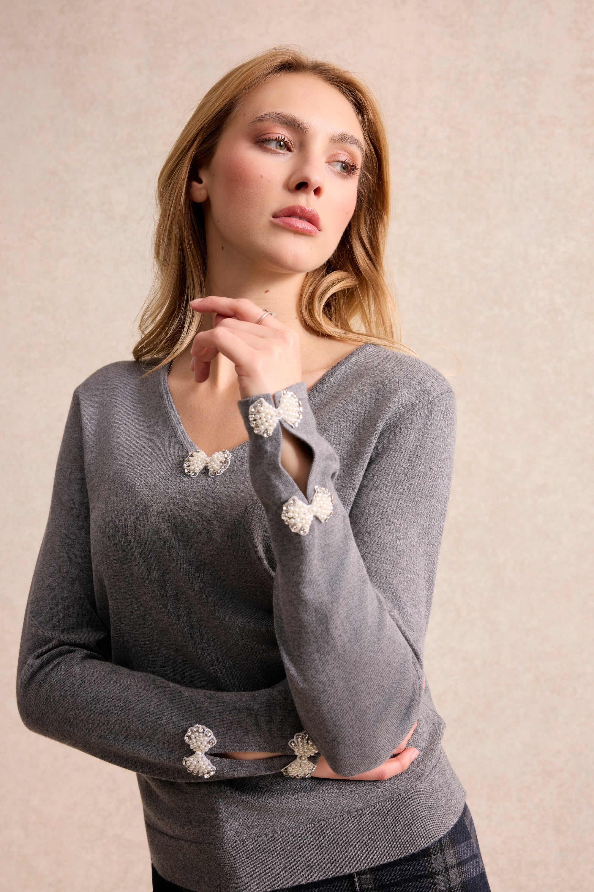 Pull fin à nœud perlé gris