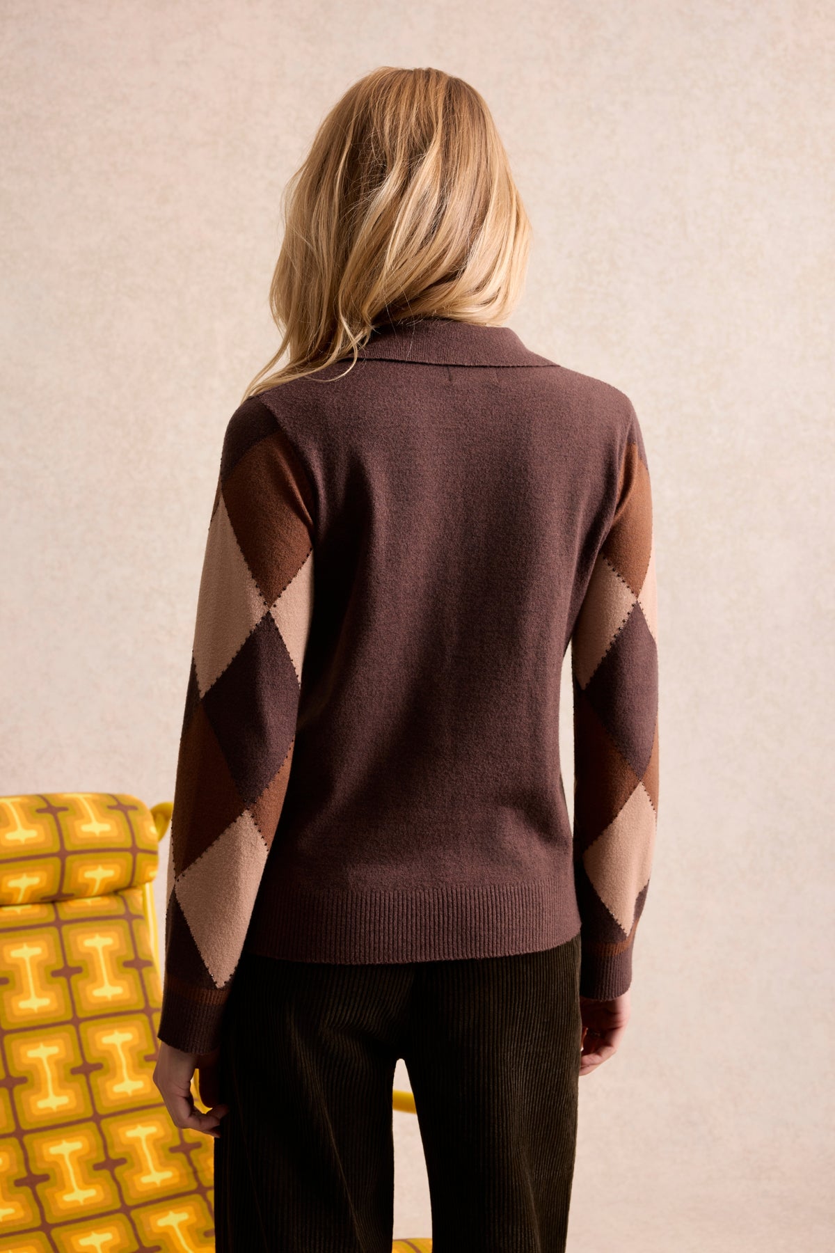Pull col polo à losanges marron