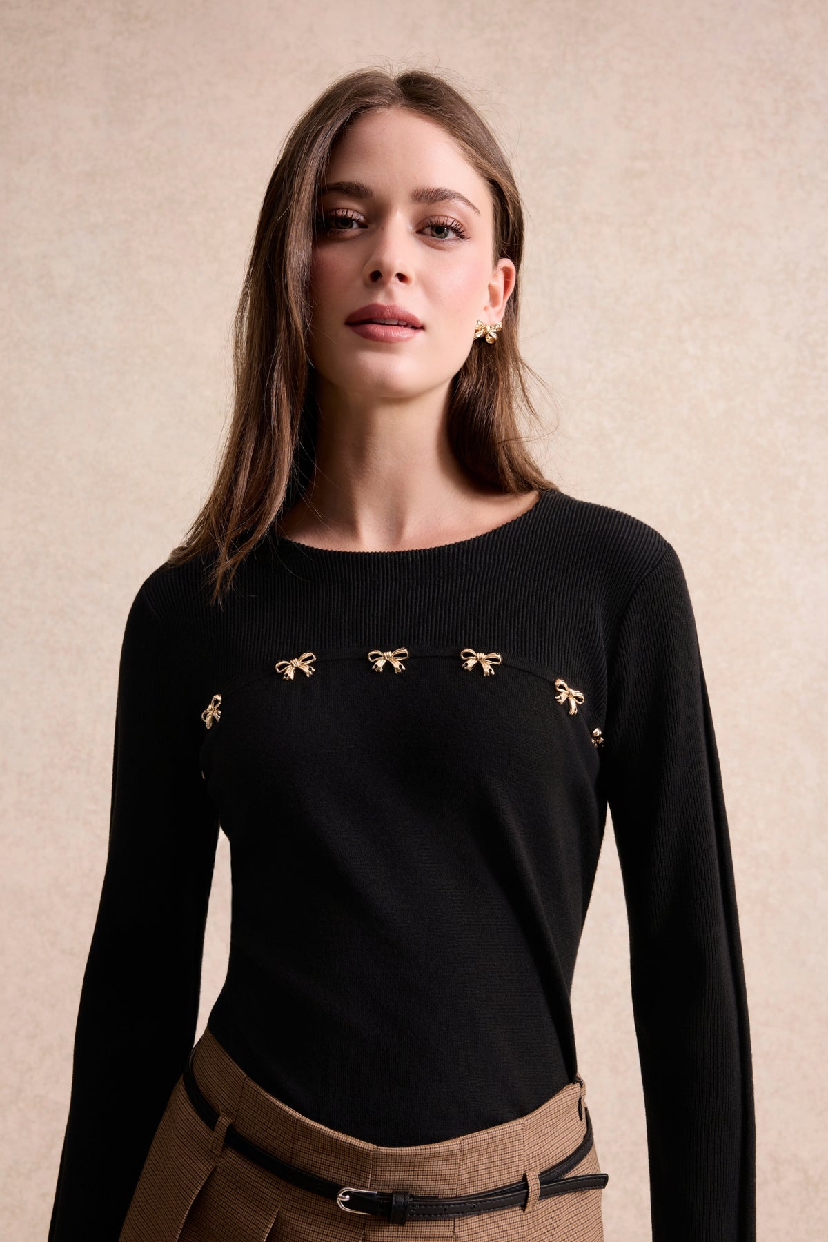 Pull fin à nœuds bijoux noir