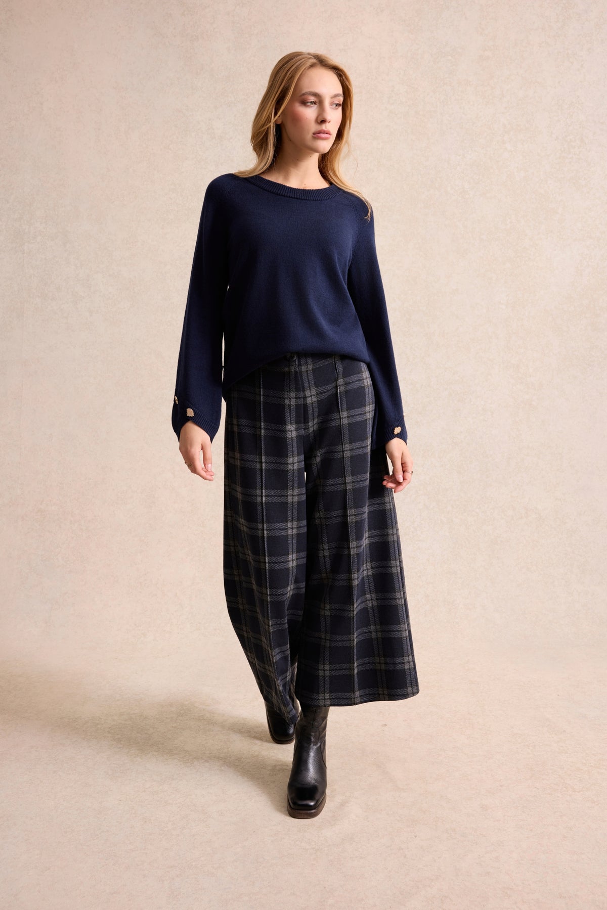 Pull manches boutons bijoux bleu marine