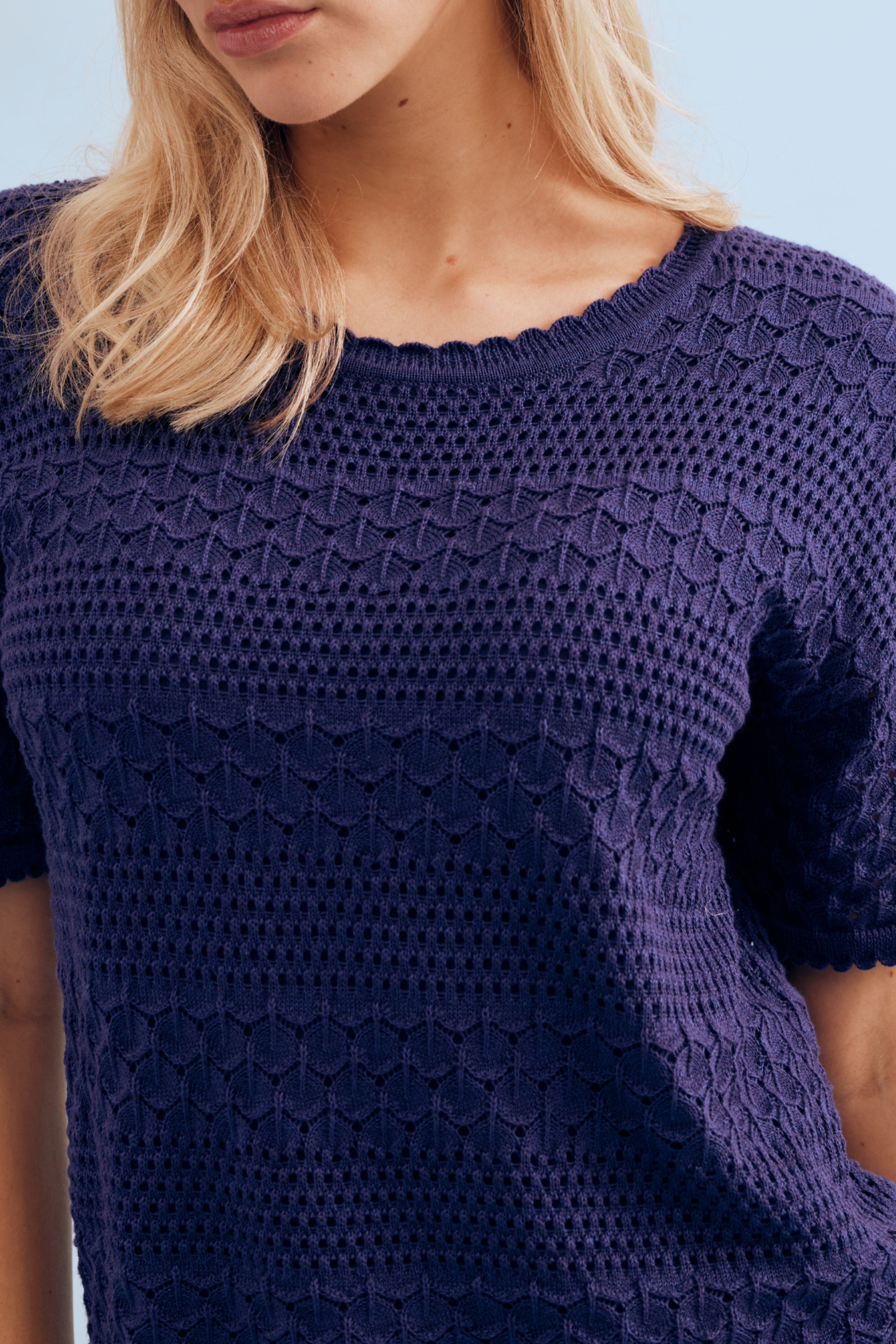 Pull maille ajourée bleu marine