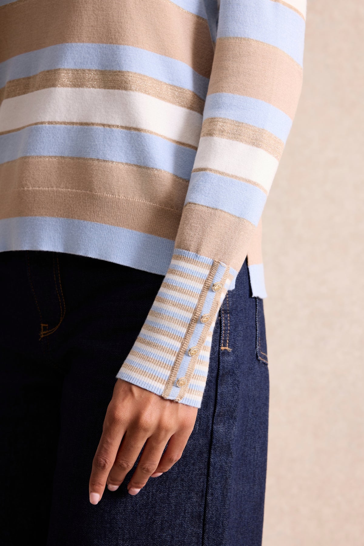 Pull rayé col V bleu