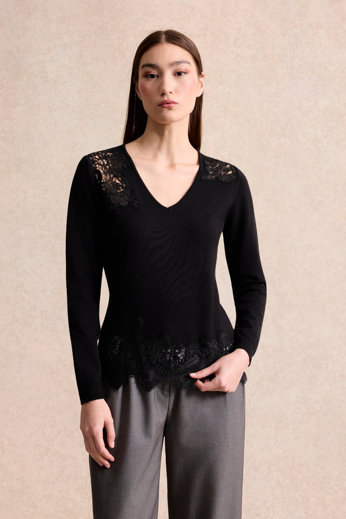 Pull en maille à dentelle noir