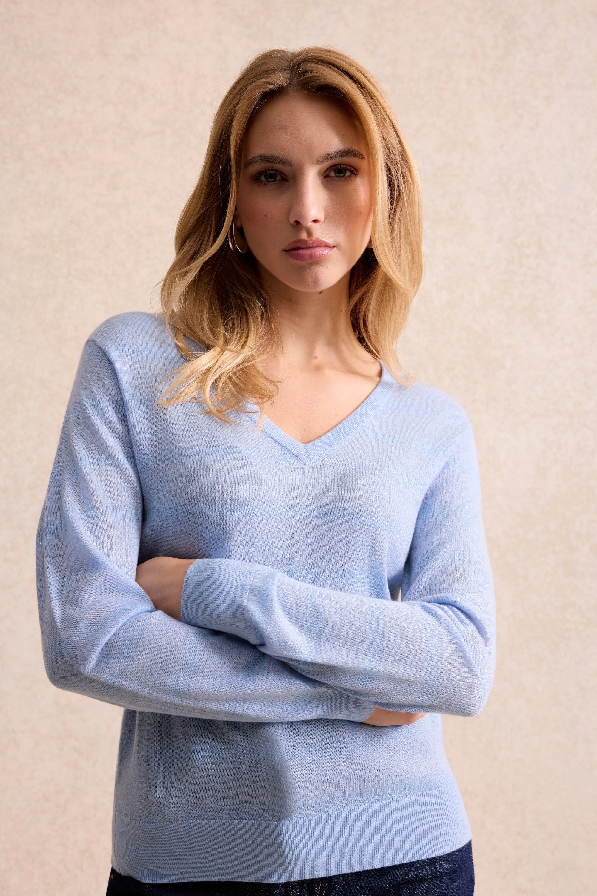 Pull essentiel col V bleu