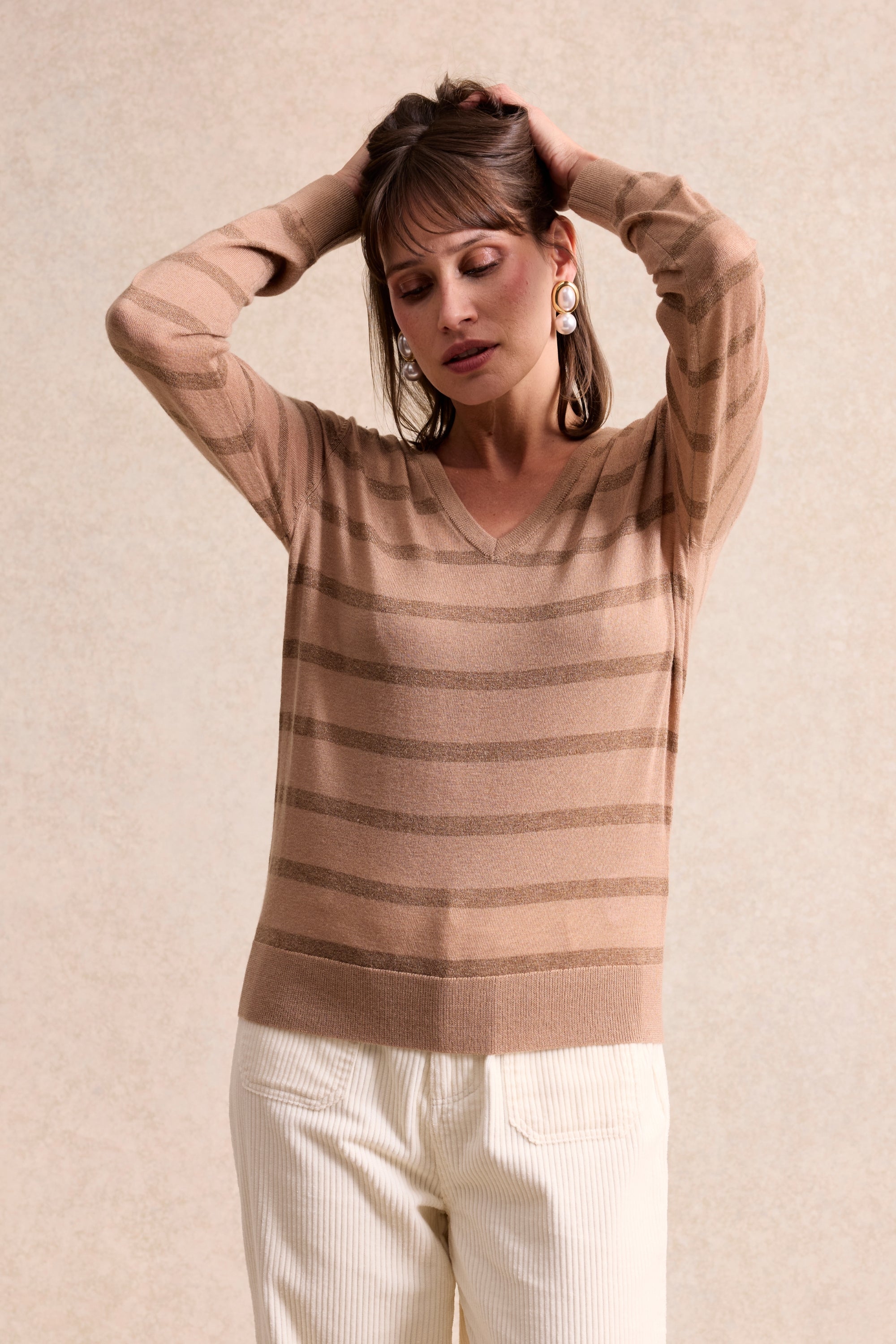 Pull essentiel col V beige