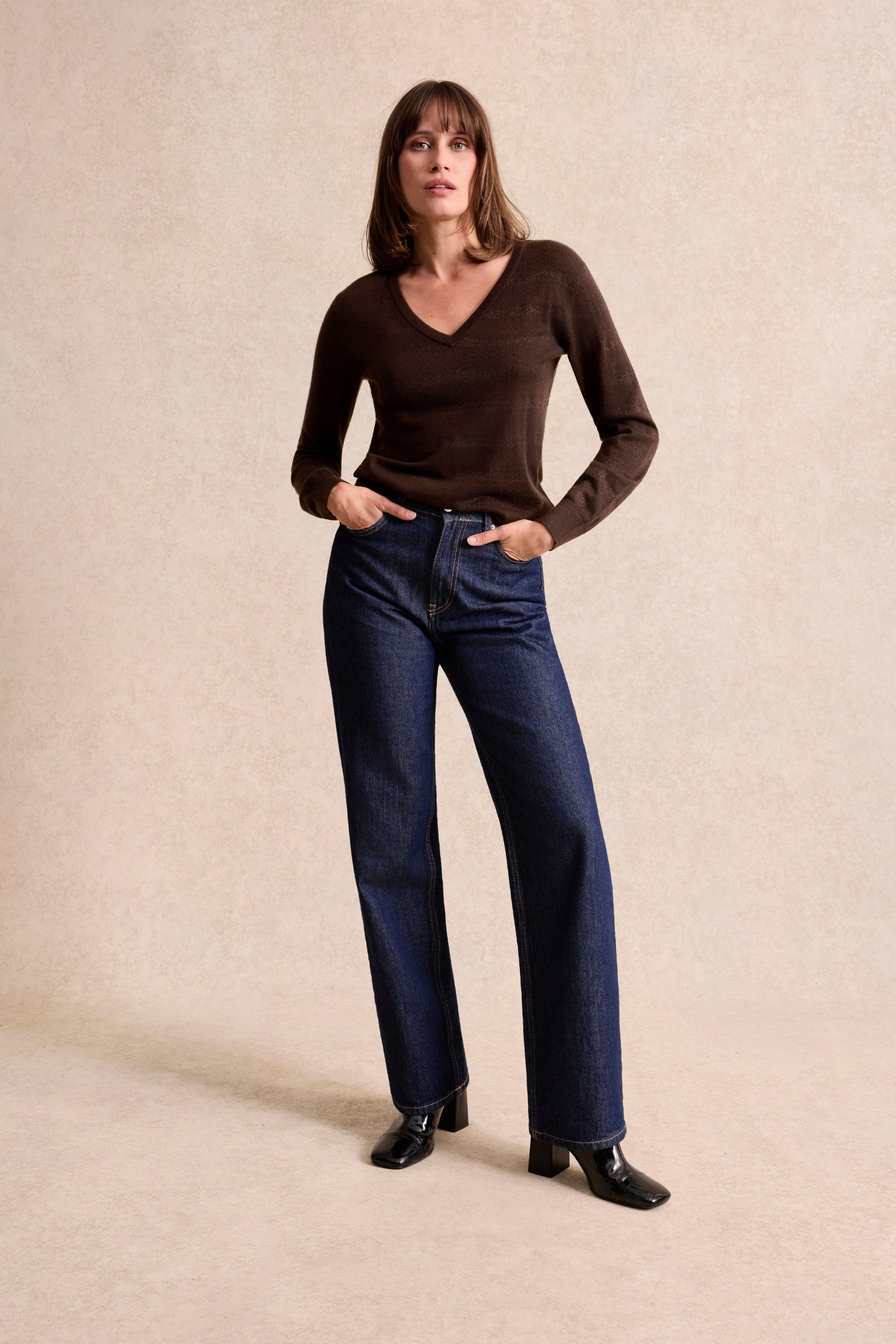 Pull essentiel col V marron