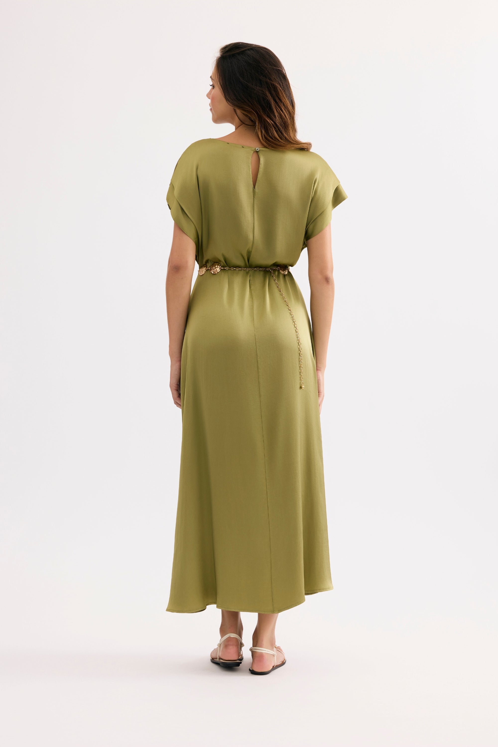 Robe longue fluide ceinturée kaki