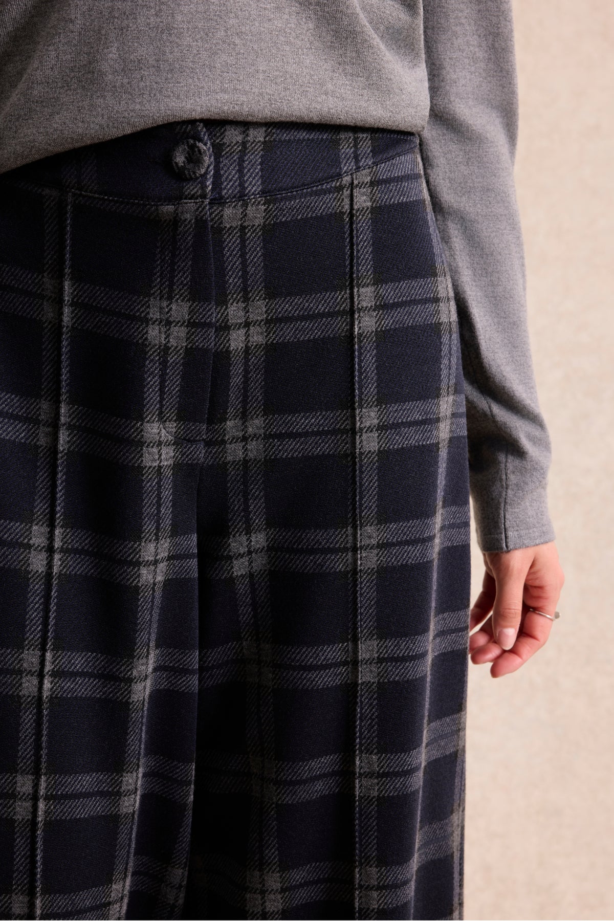 Pantalon large à carreaux gris