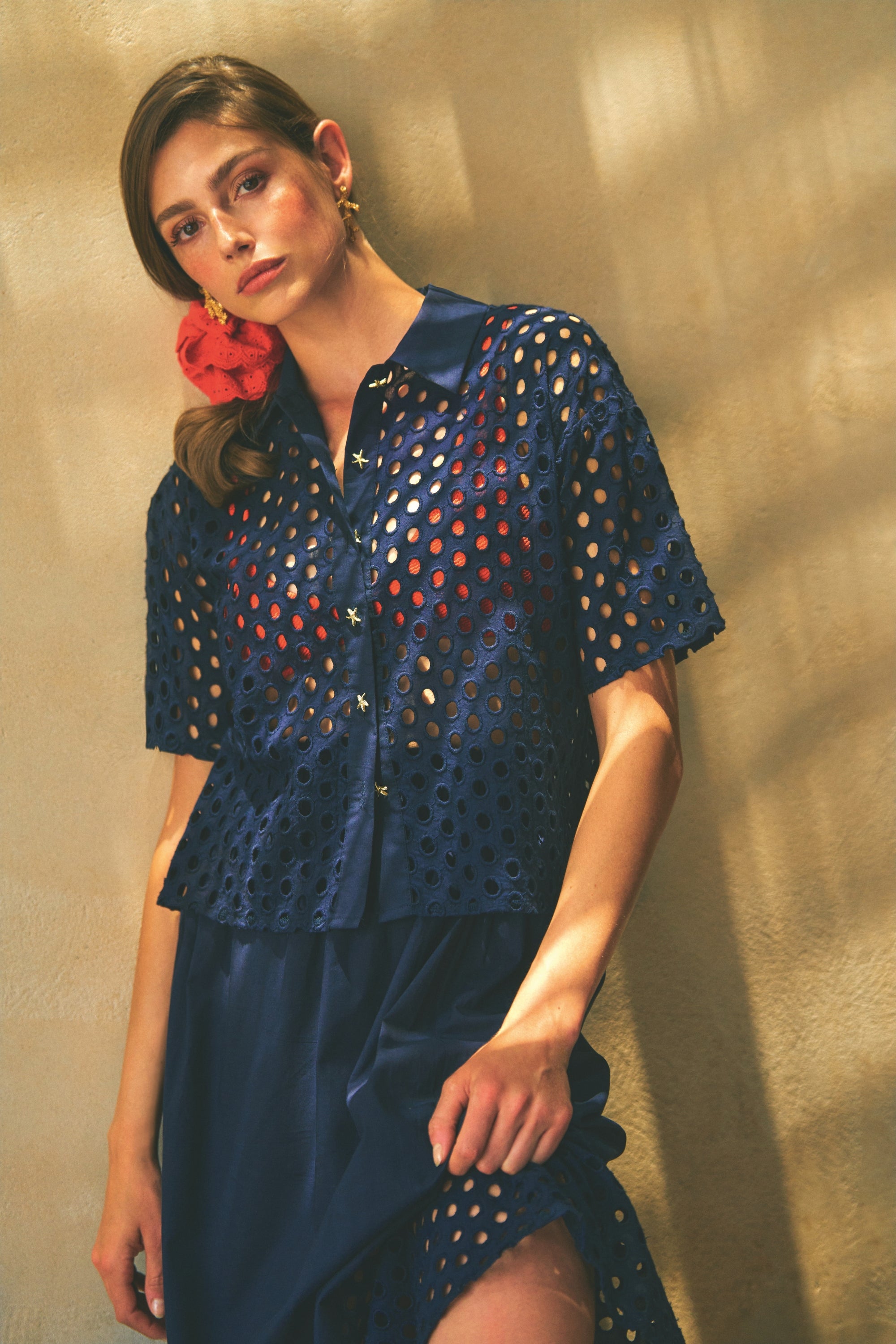 Chemise ajourée manches courtes bleu marine