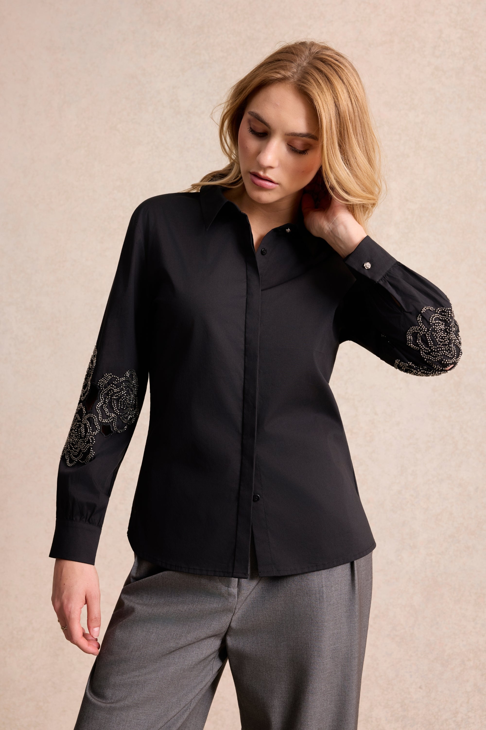 Chemise brodée à manches longues noire