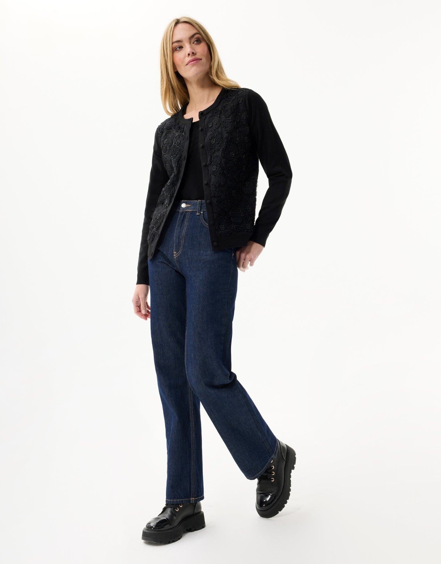 Geborduurde tweedelige set met bloemenmotief