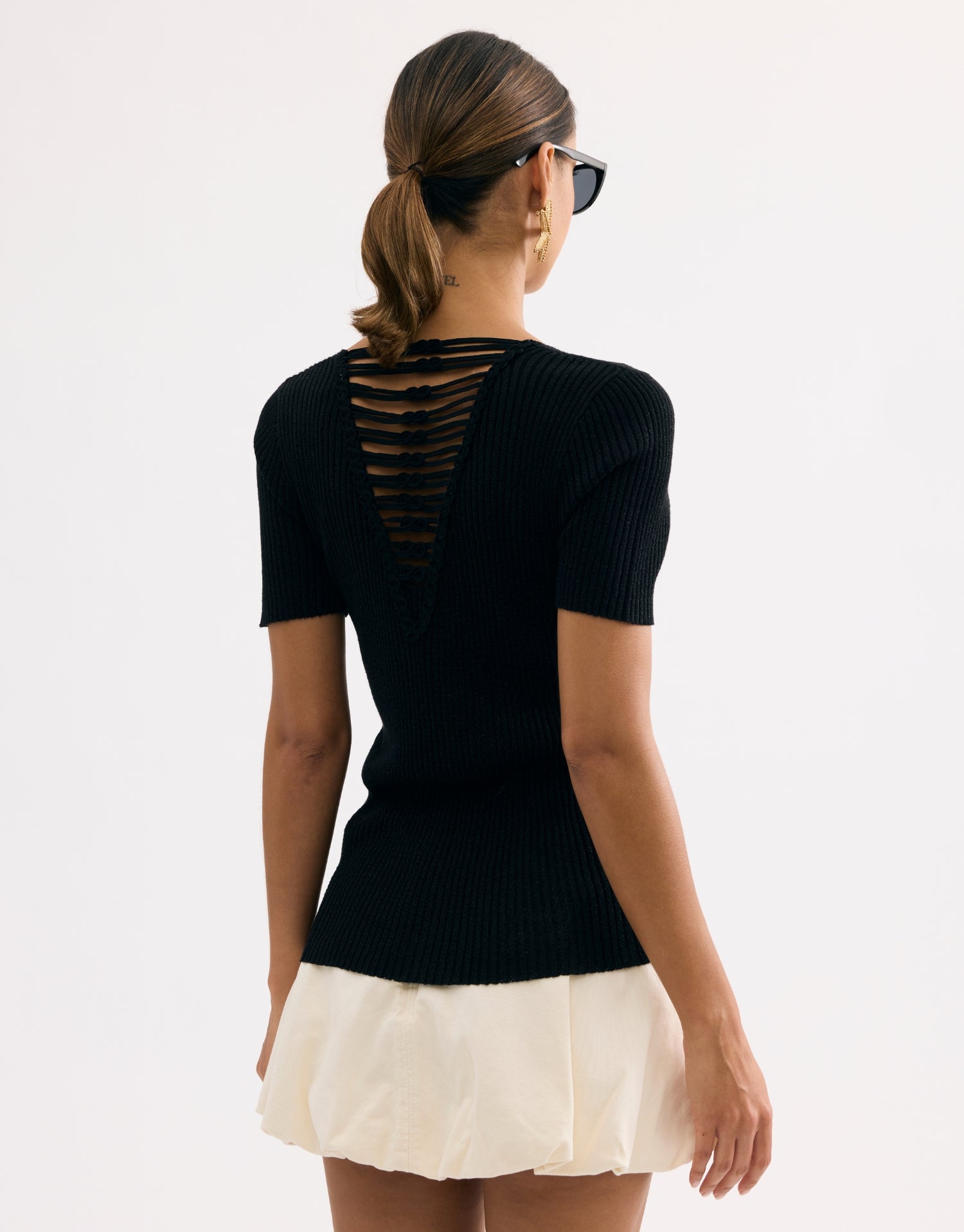 Top maille noir dos ajouré