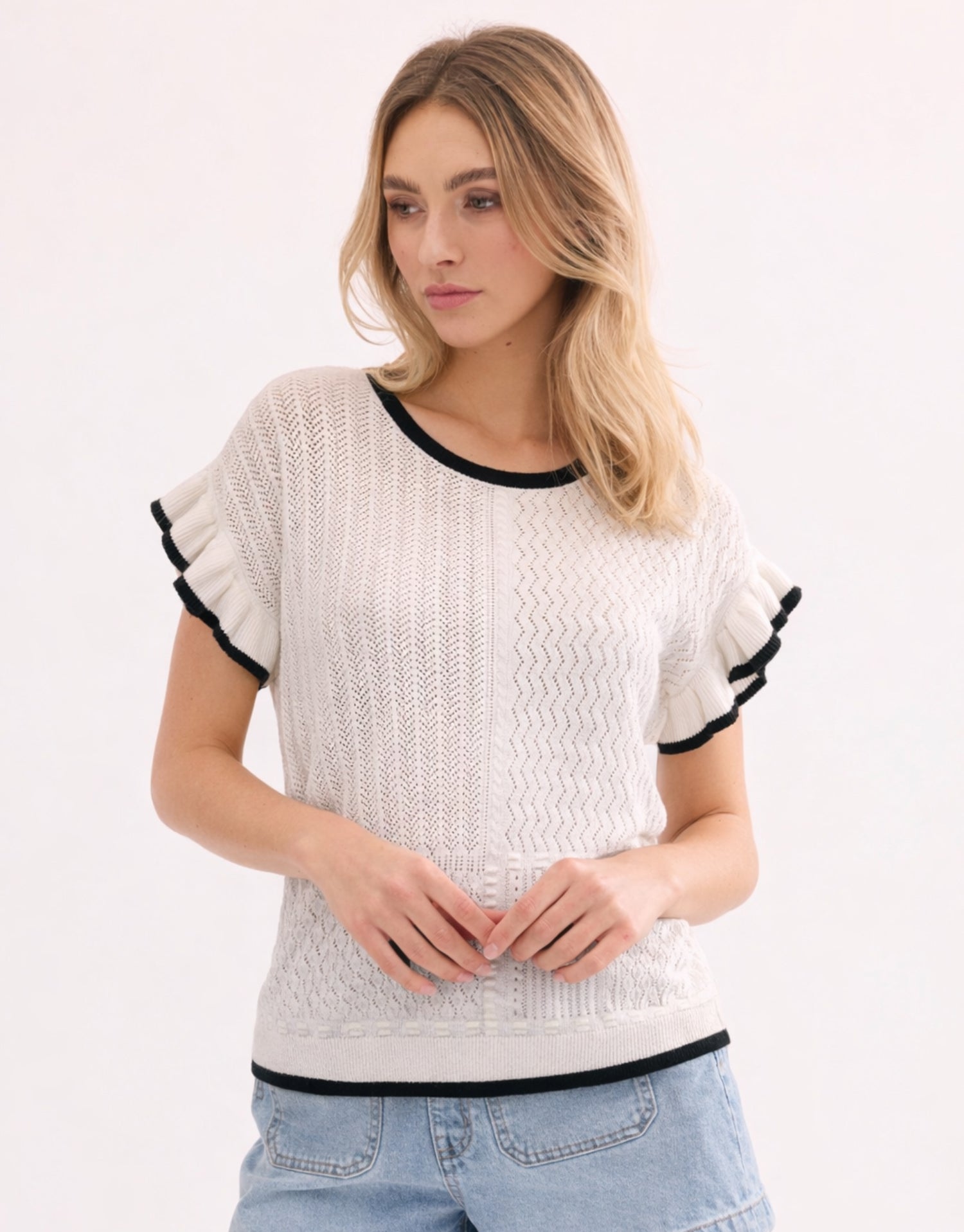 Top maille écru à volants