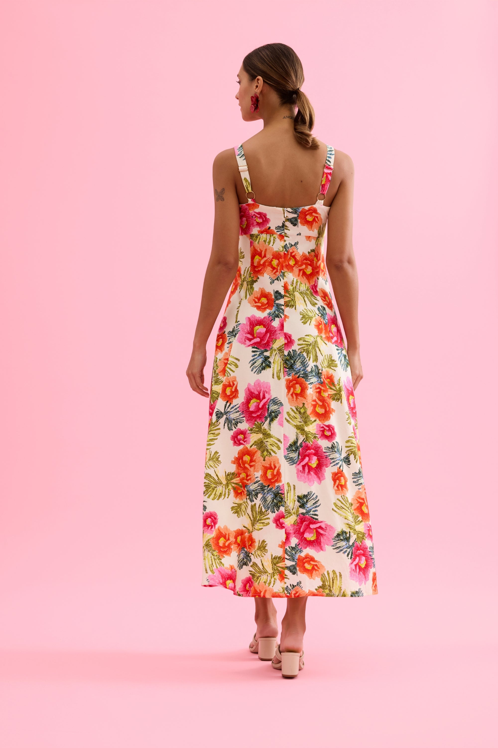 Robe longue fleurie à bretelles