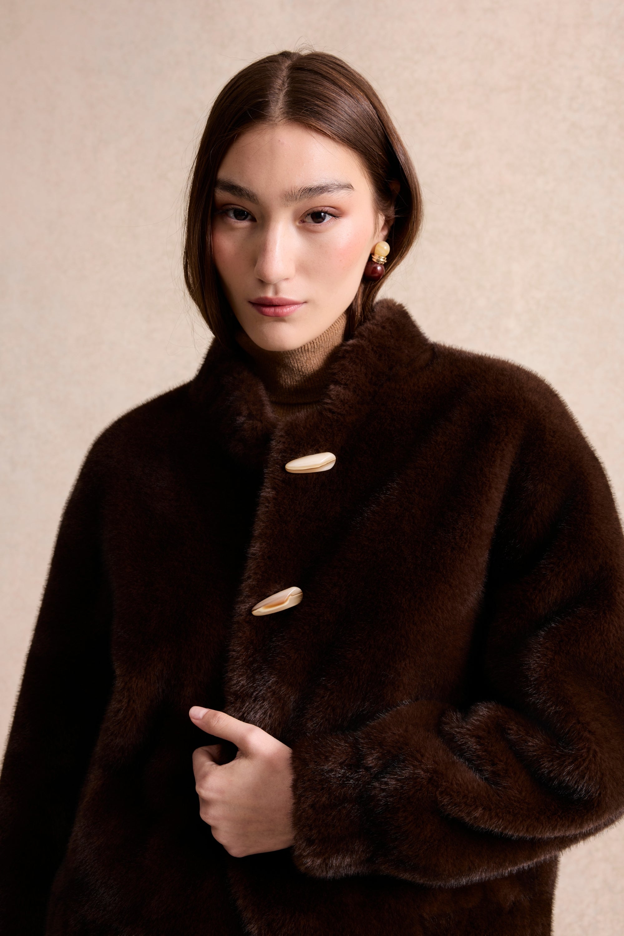 Veste fausse fourrure à boutons marron
