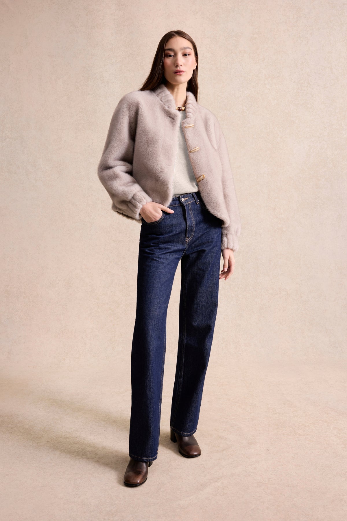 Veste fausse fourrure à boutons gris