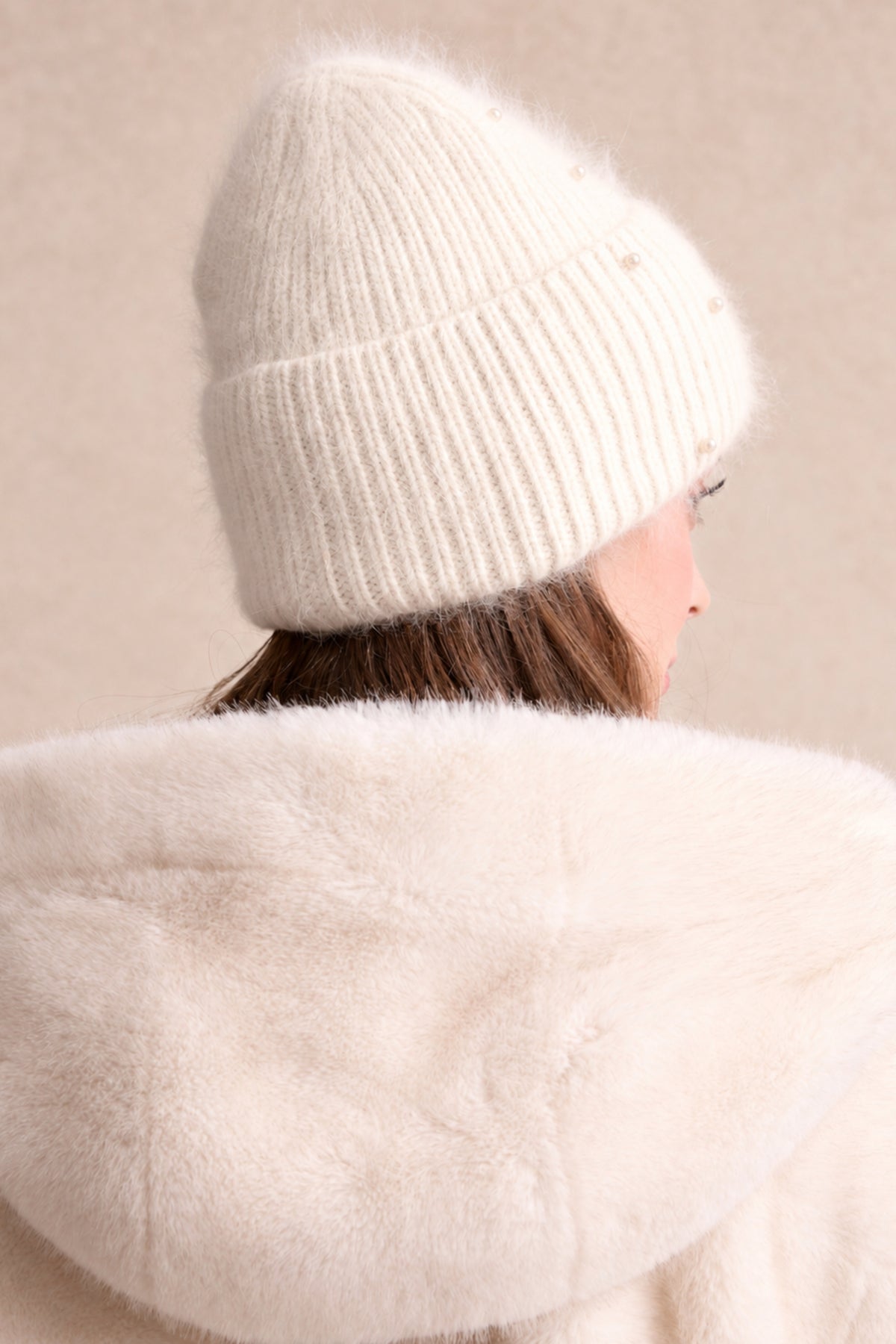 Ensemble bonnet et gants en lapin à strass ecru
