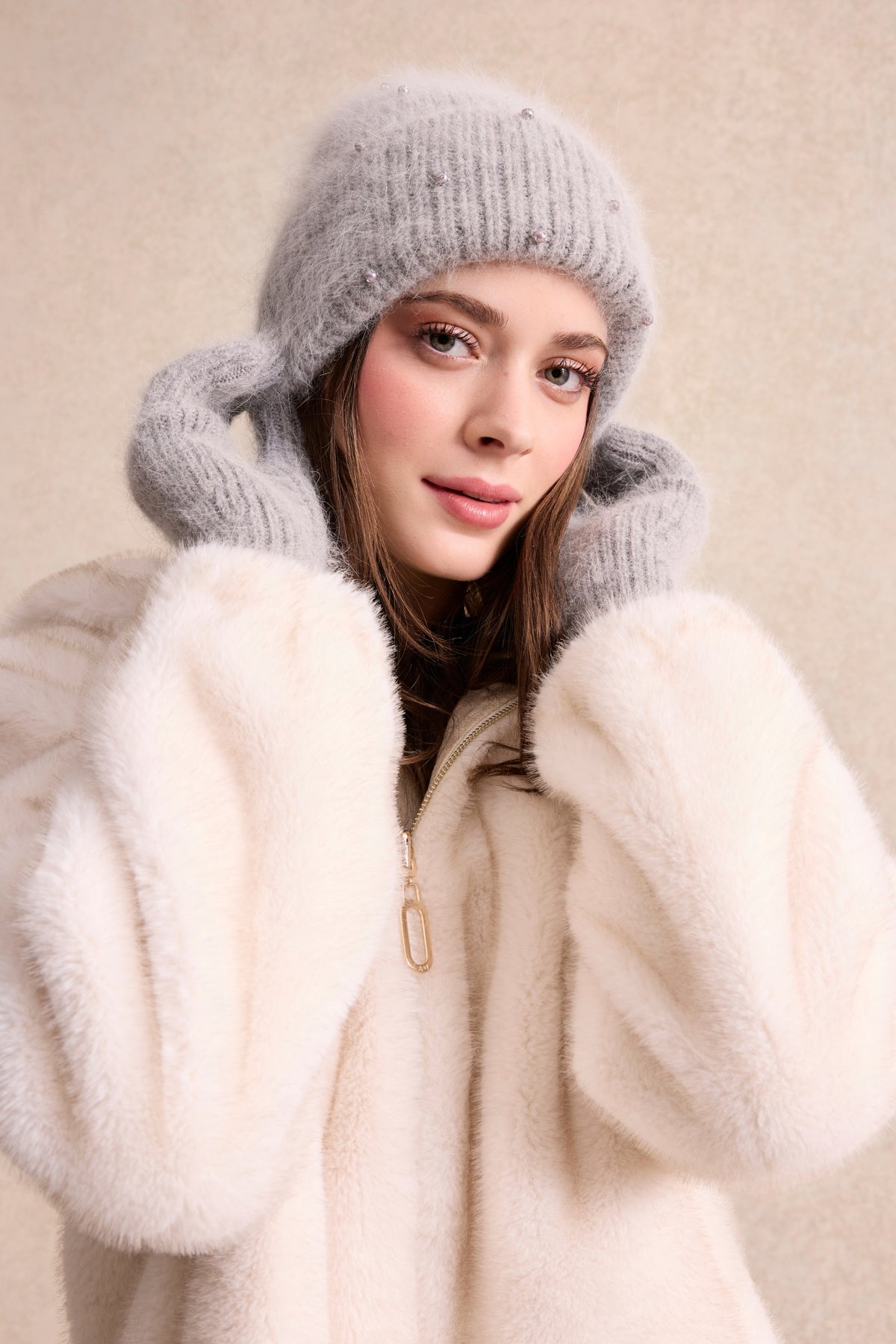 Ensemble bonnet et gants en lapin à strass gris