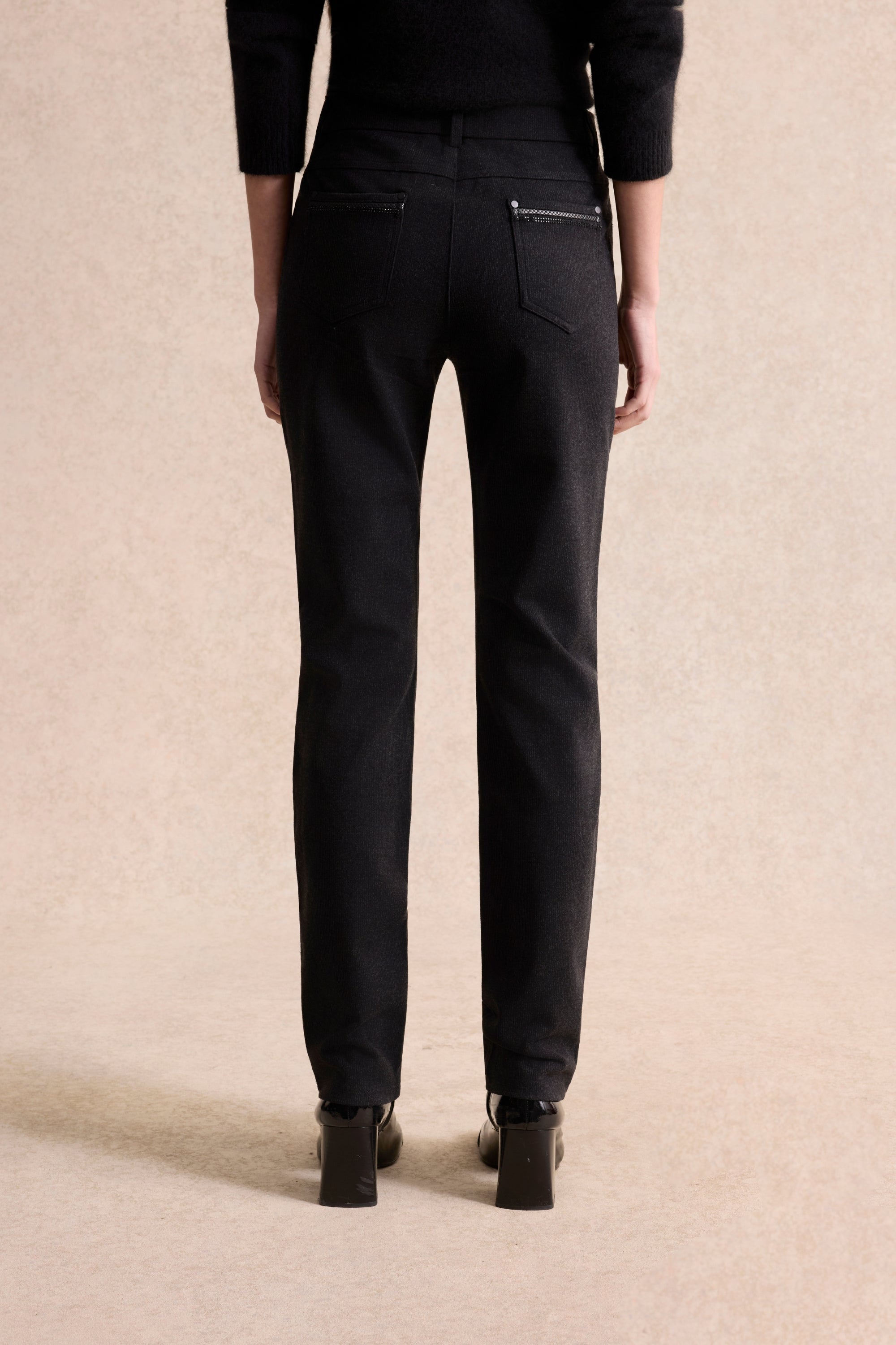 Pantalon noir coupe droite