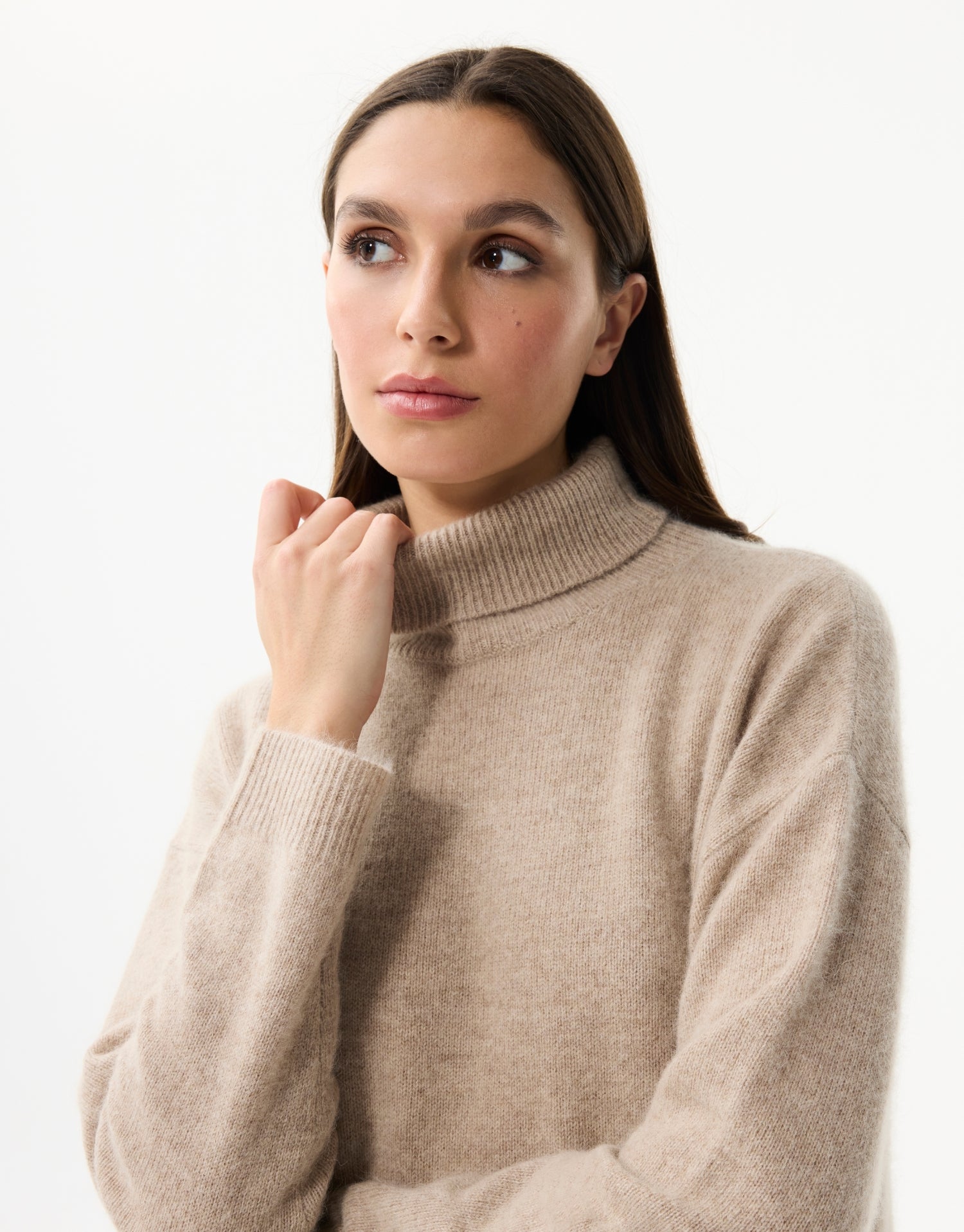 Pull col roulé en laine et raton laveur