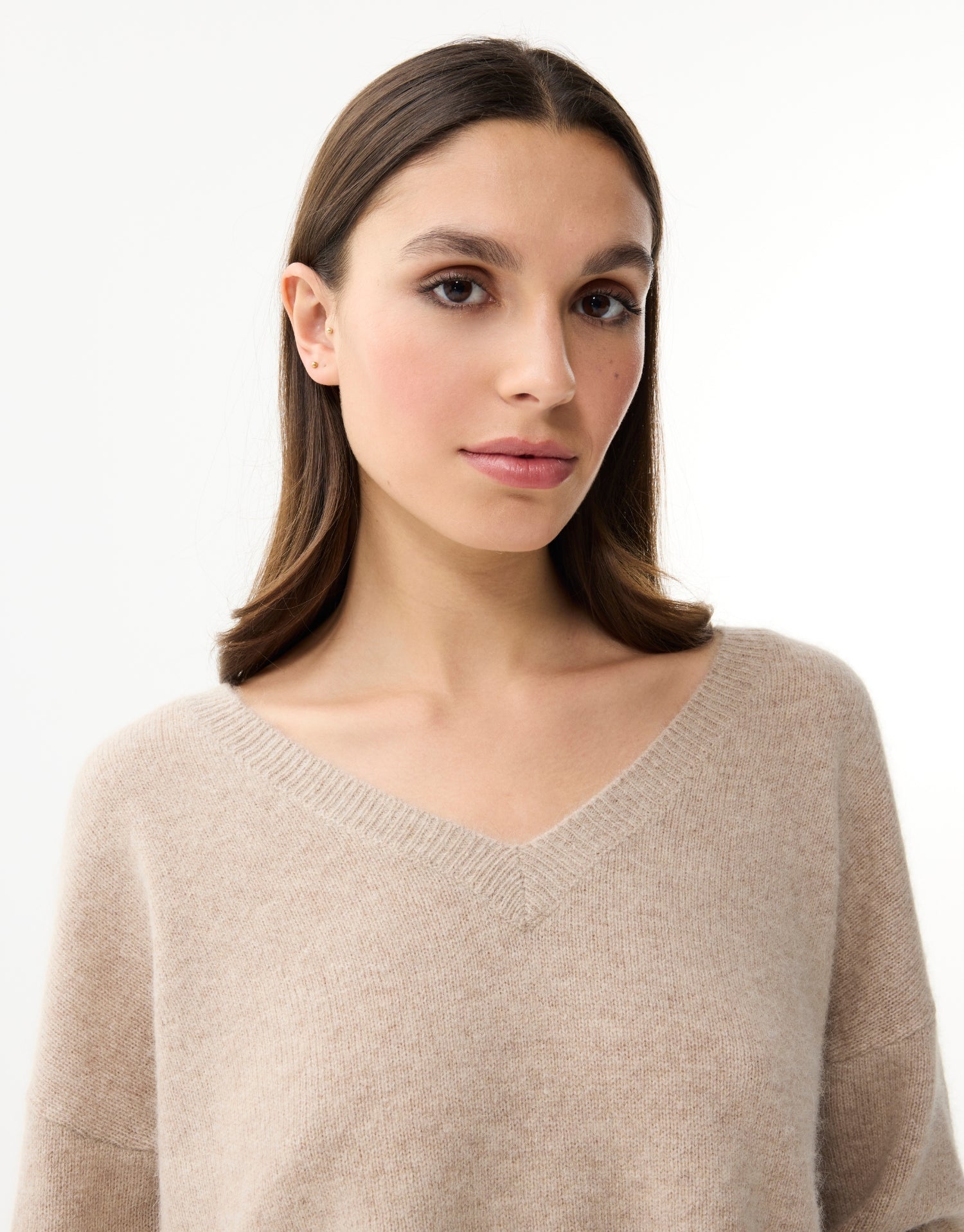 Pull col V en laine et raton laveur